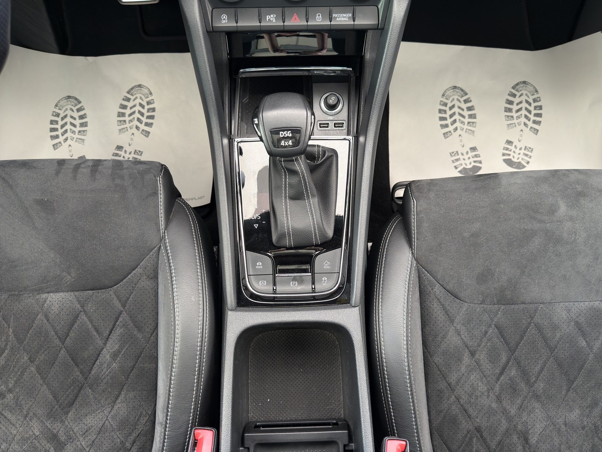 SKODA Kodiaq 2.0 TSI 4x4 Sport Line-image-11