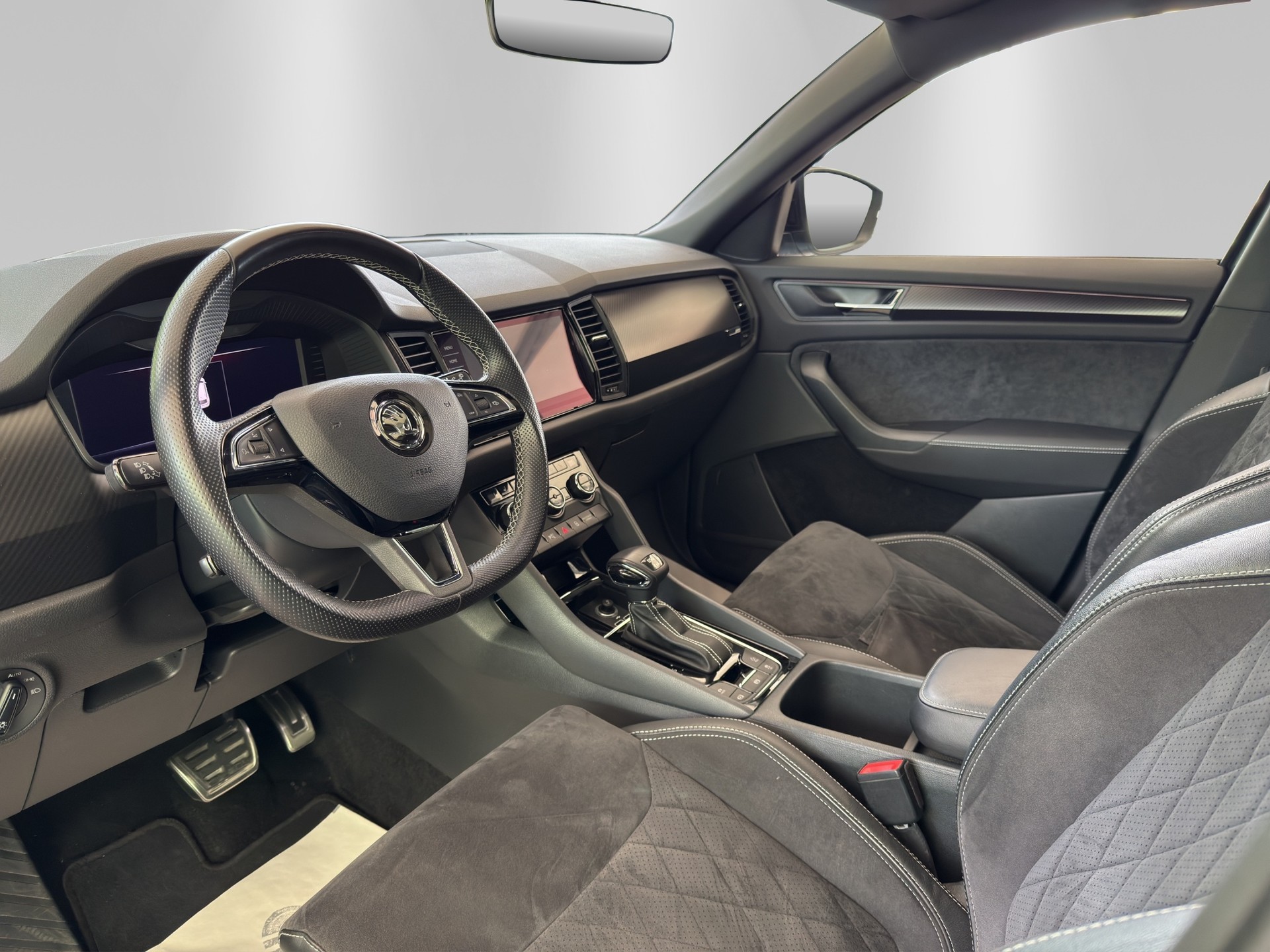 SKODA Kodiaq 2.0 TSI 4x4 Sport Line-image-7