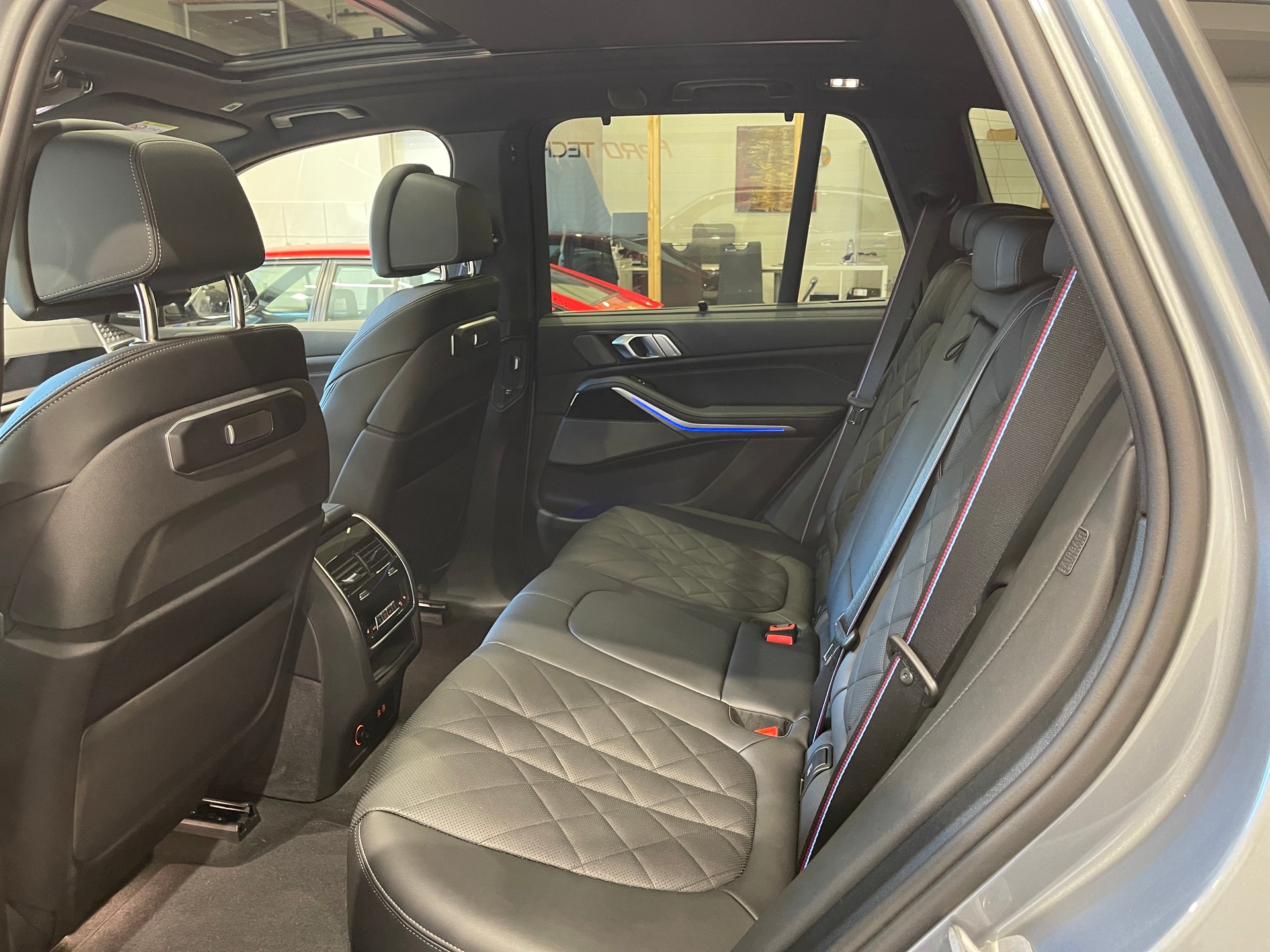 BMW X5 xDrive 48V M60i M Sport Pro Steptronic-image-12