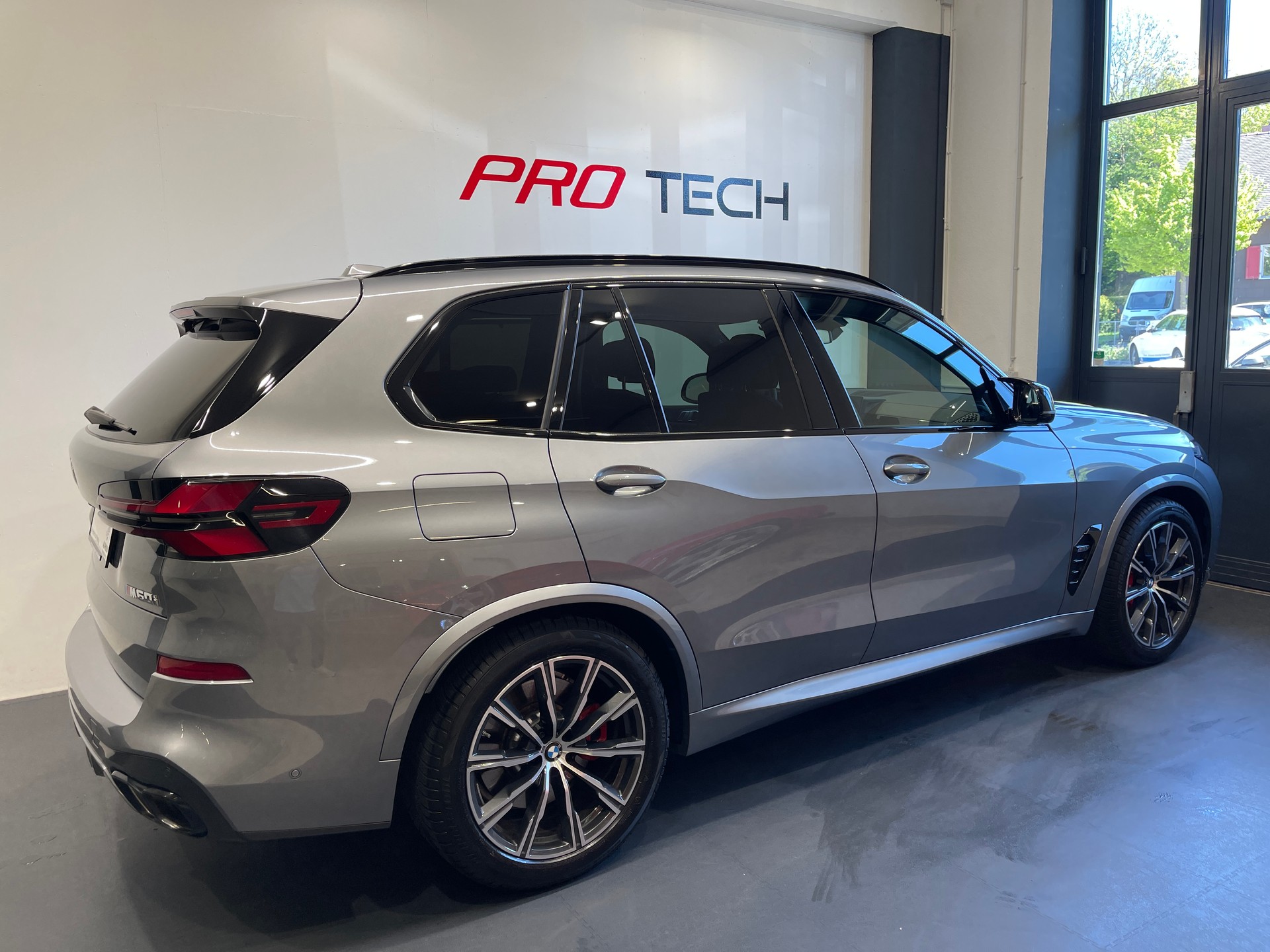 BMW X5 xDrive 48V M60i M Sport Pro Steptronic-showroom-element-1