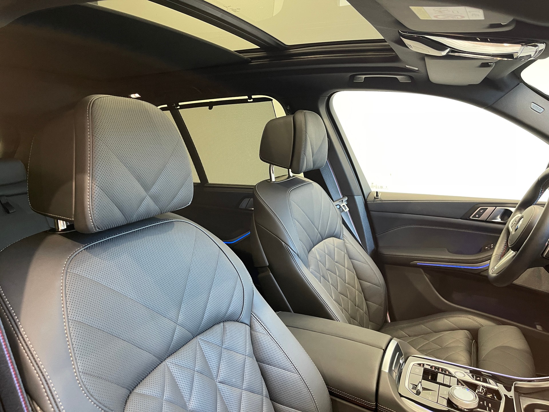 BMW X5 xDrive 48V M60i M Sport Pro Steptronic-image-19
