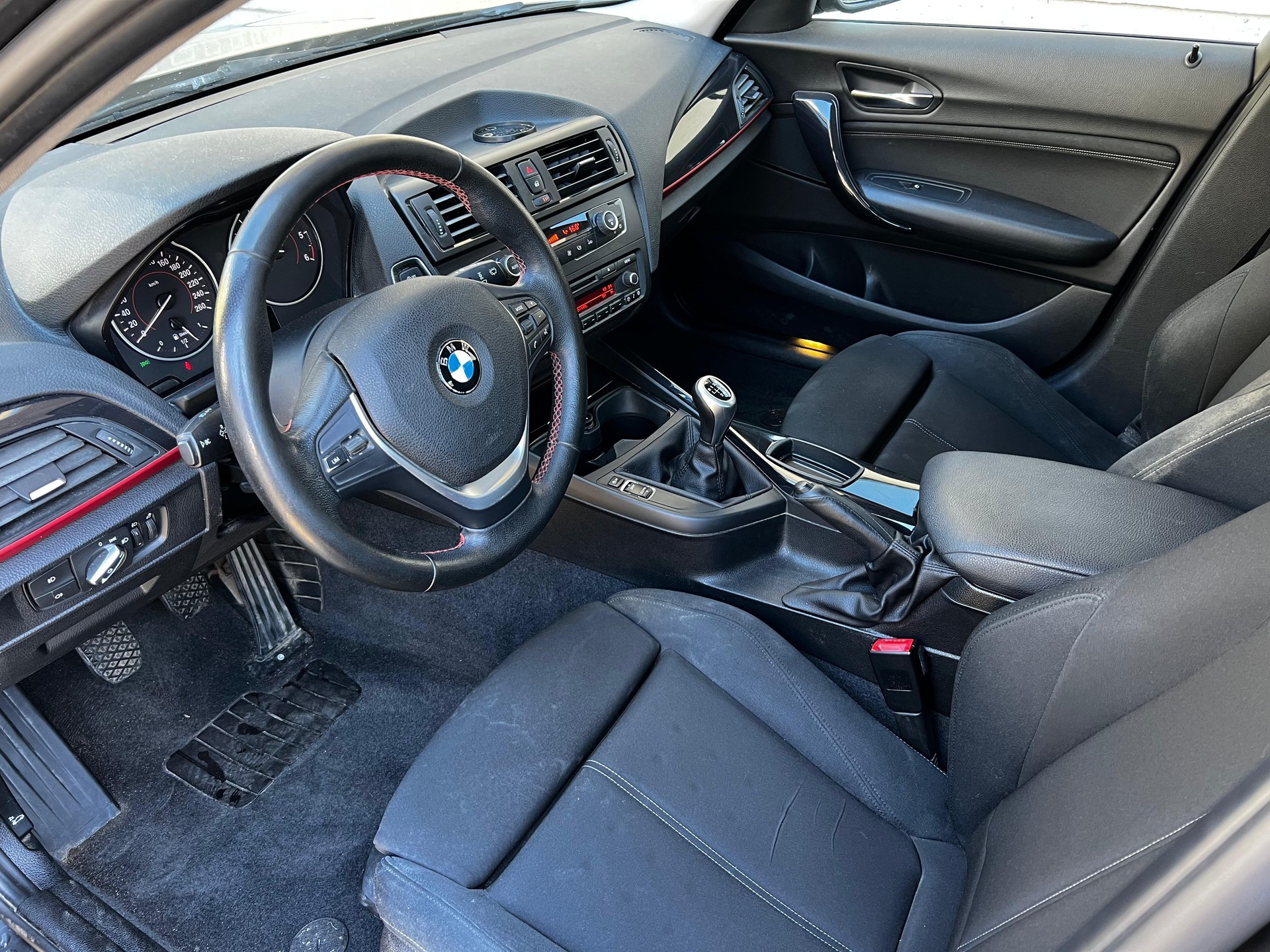 BMW 118d-image-8