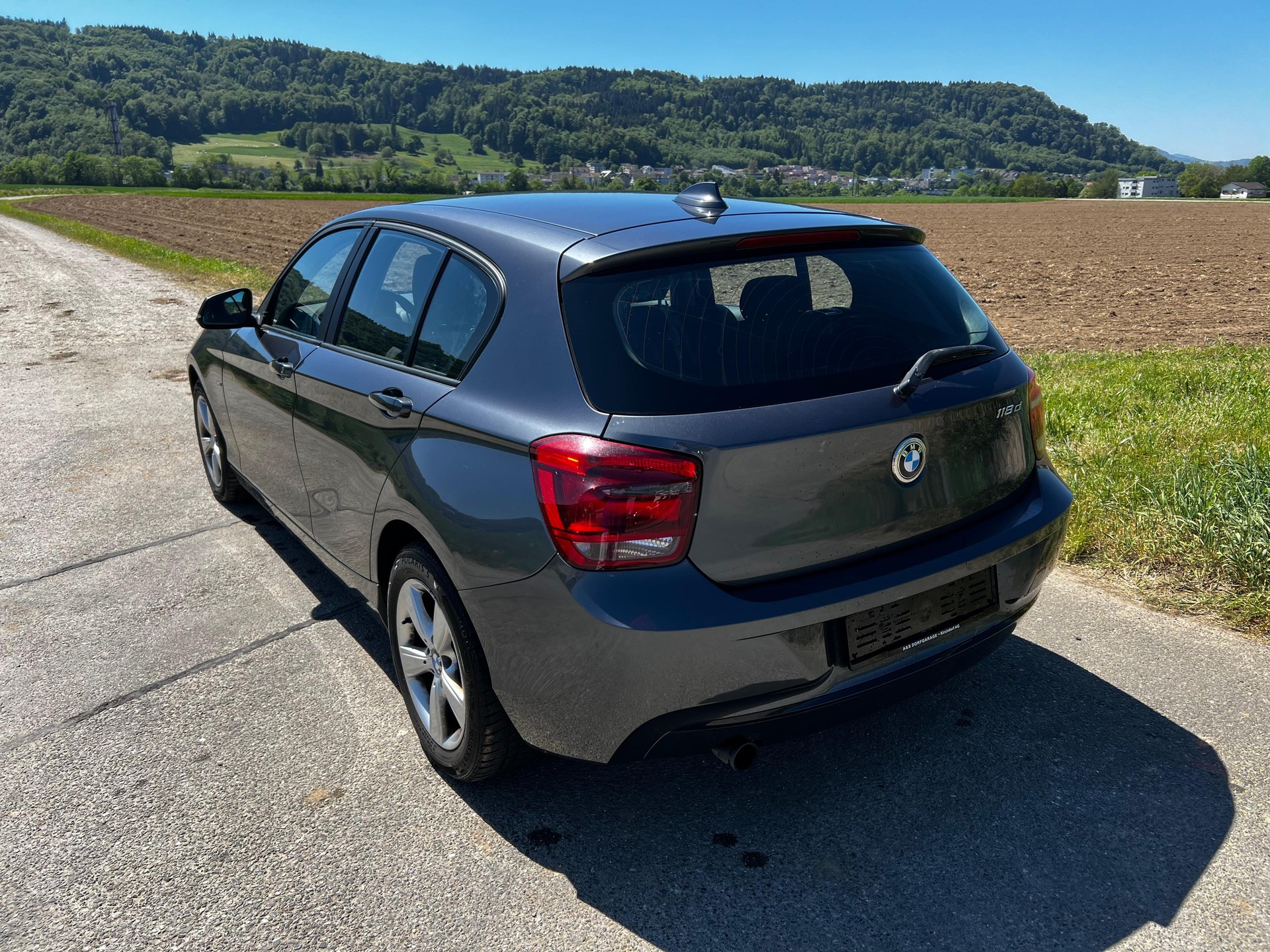 BMW 118d-image-2