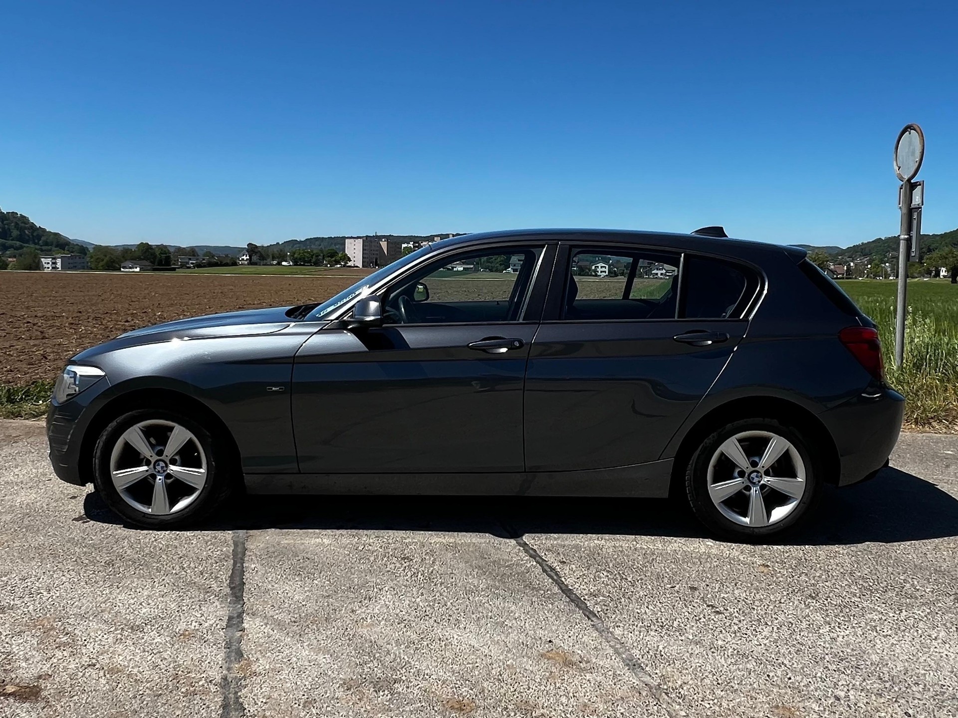 BMW 118d-image-1