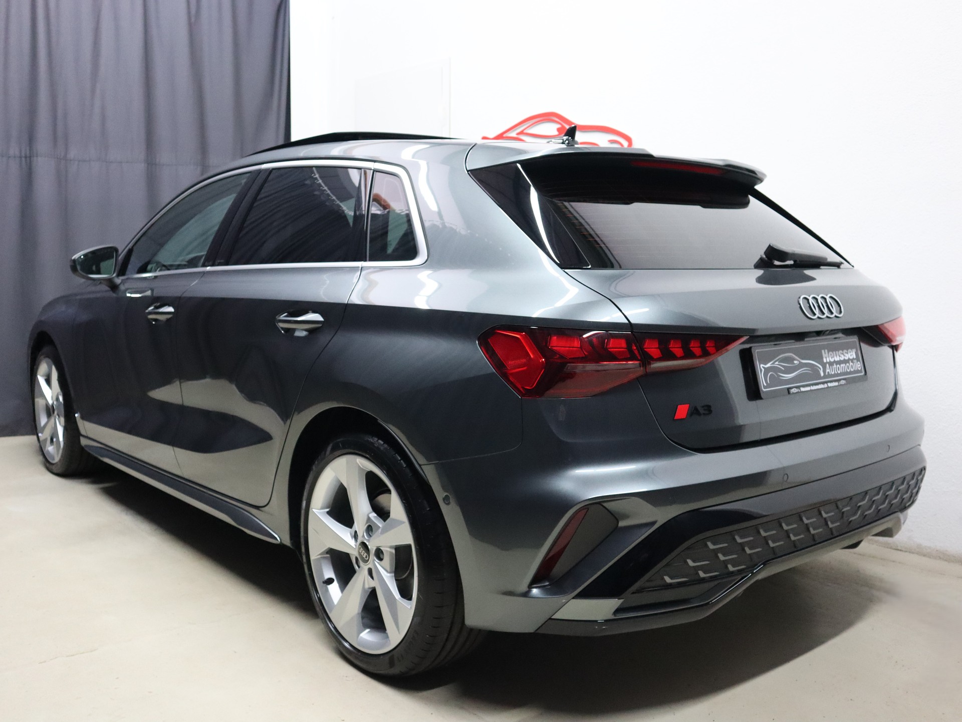 AUDI A3 Sportback 35 TFSI S Line S-tronic - Panorama - Matrix LED - Sportsitze - SONOS - Kamera - 150 PS-image-4