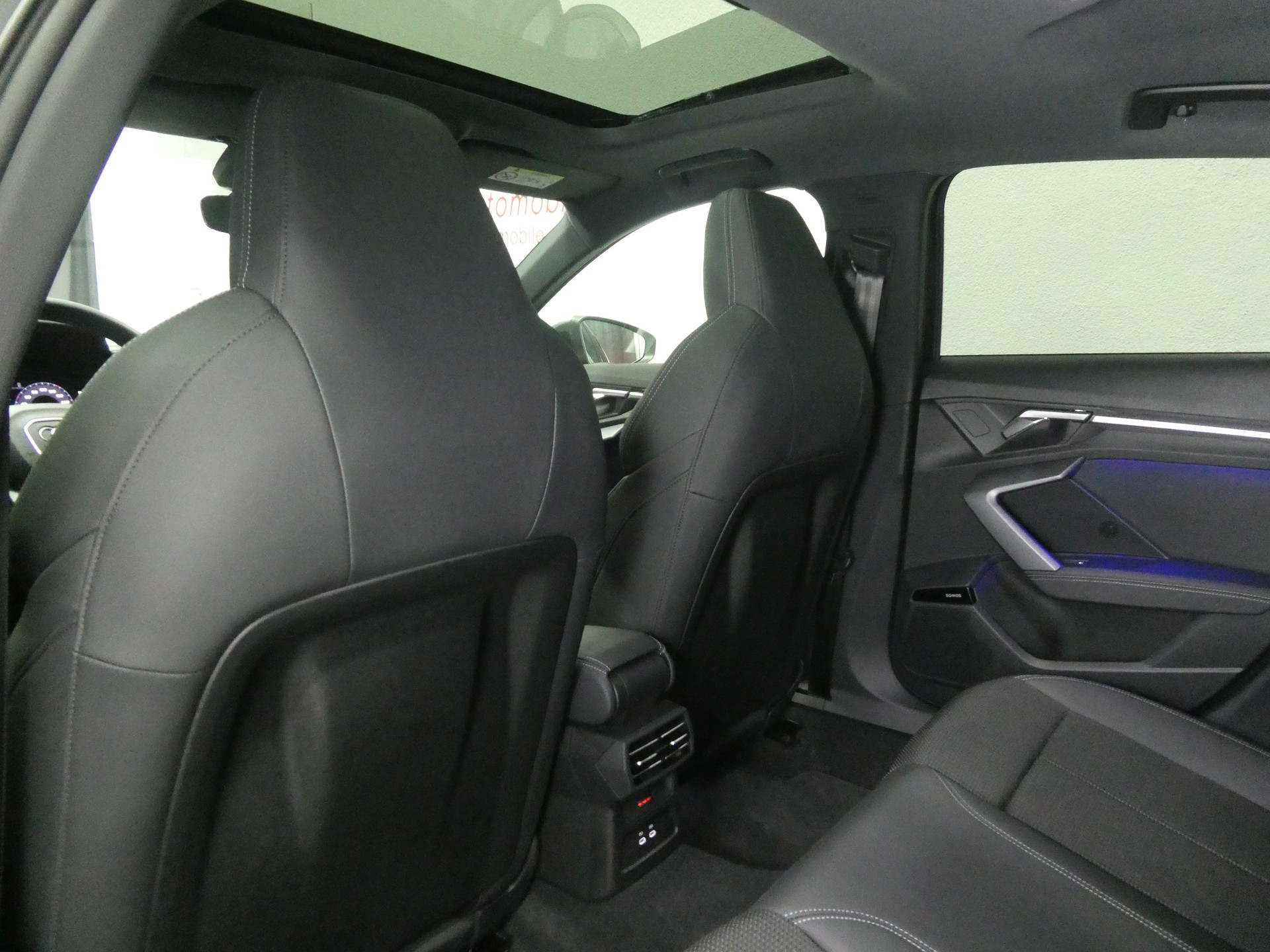 AUDI A3 Sportback 35 TFSI S Line S-tronic - Panorama - Matrix LED - Sportsitze - SONOS - Kamera - 150 PS-image-10