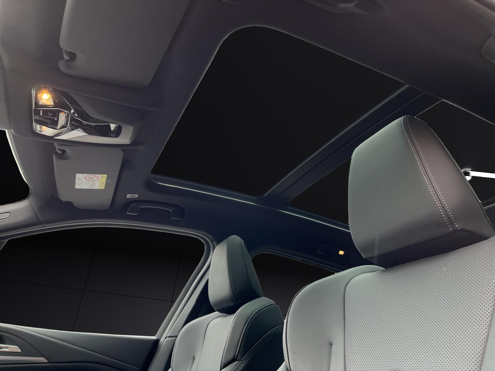 BMW 223i xDrive Active Tourer-image-14