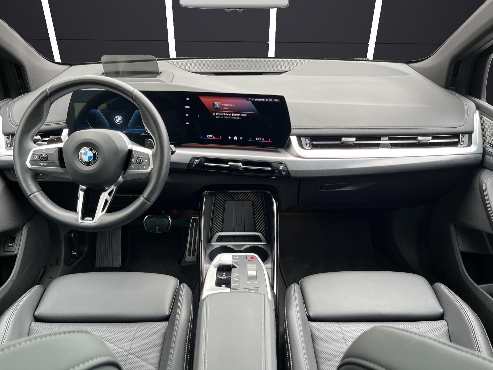 BMW 223i xDrive Active Tourer-image-11