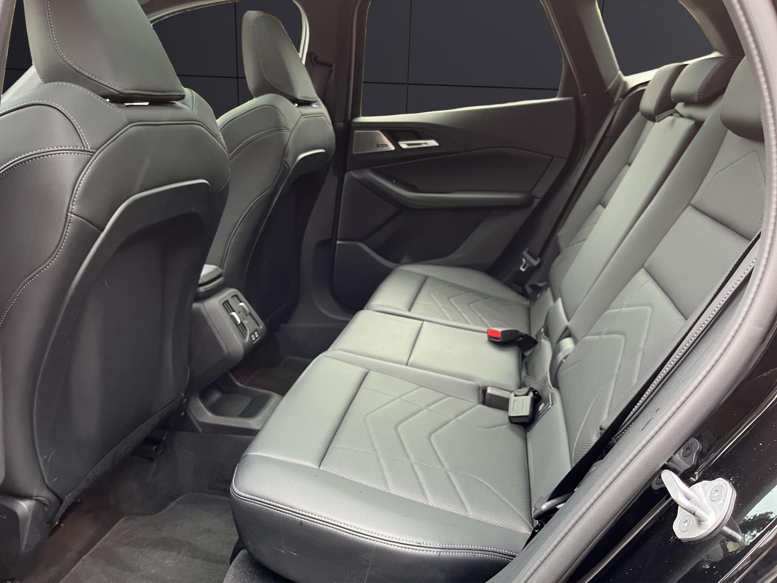 BMW 223i xDrive Active Tourer-image-13