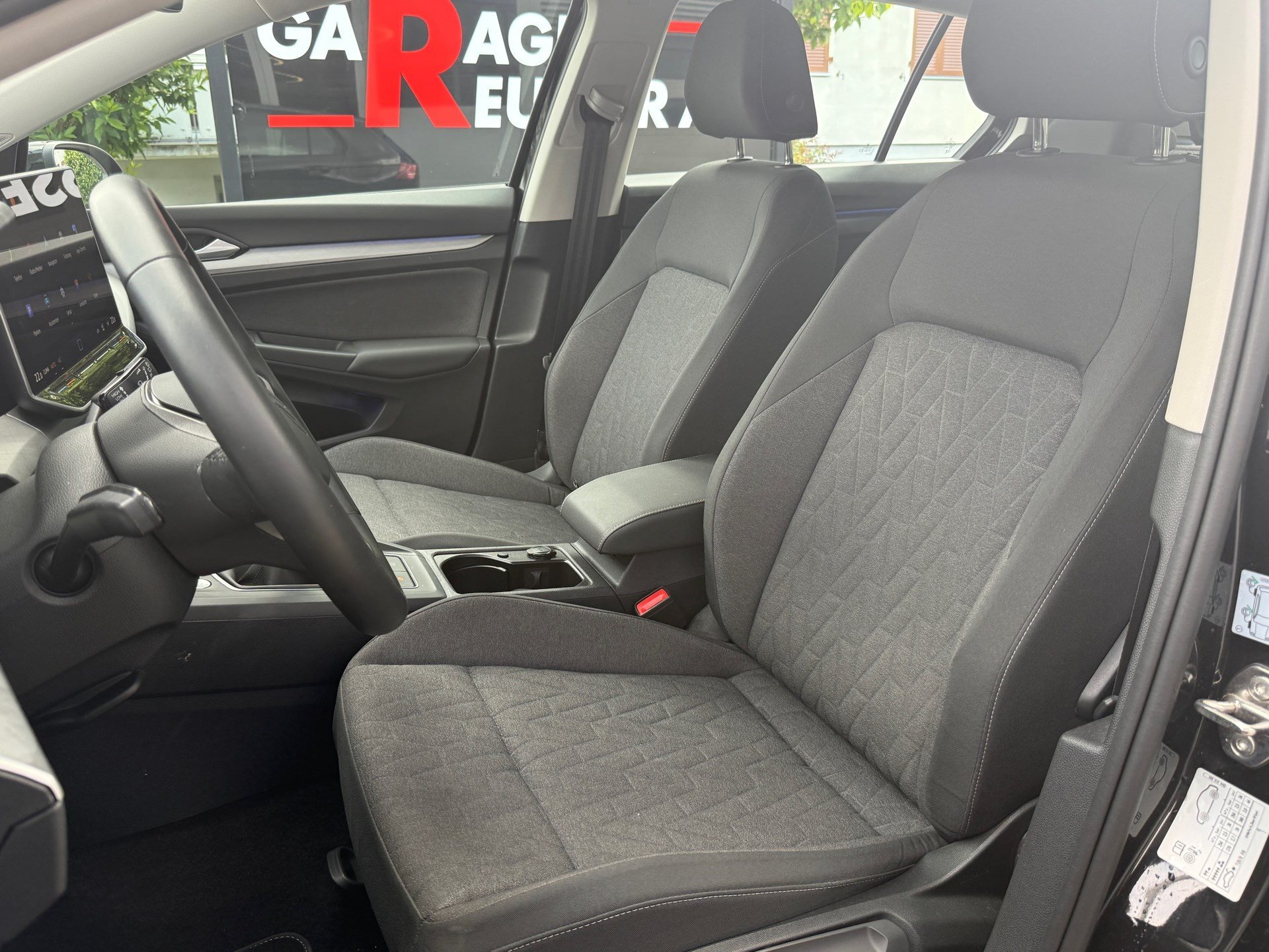 VW Golf 2.0 TDI 115 PS HANDSCHALTUNG *** FACELIFT ***-image-7