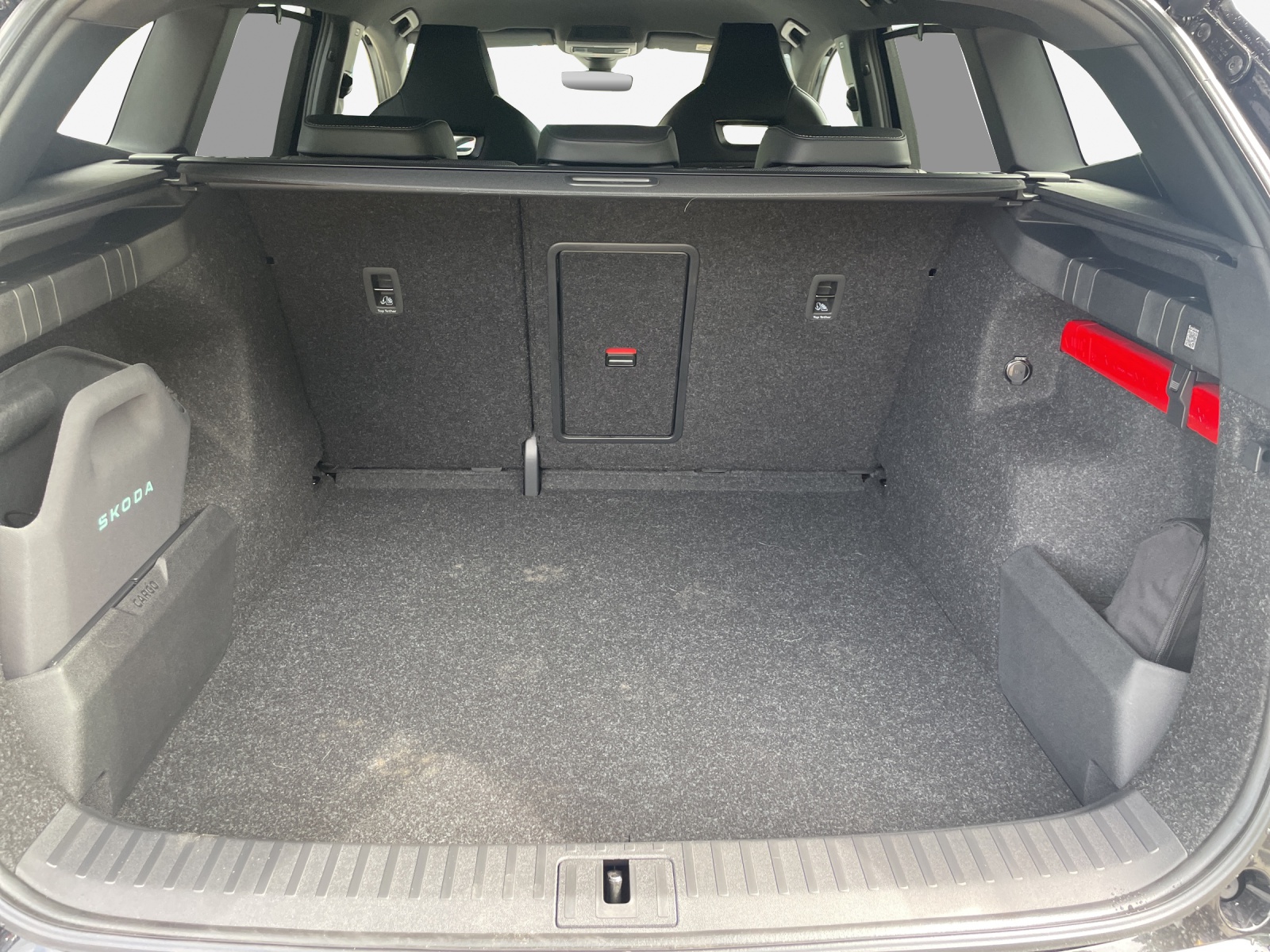 SKODA Enyaq 4x4 RS-image-12