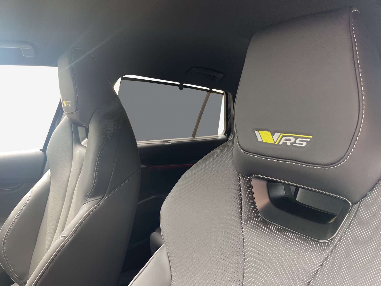 SKODA Enyaq 4x4 RS-image-15