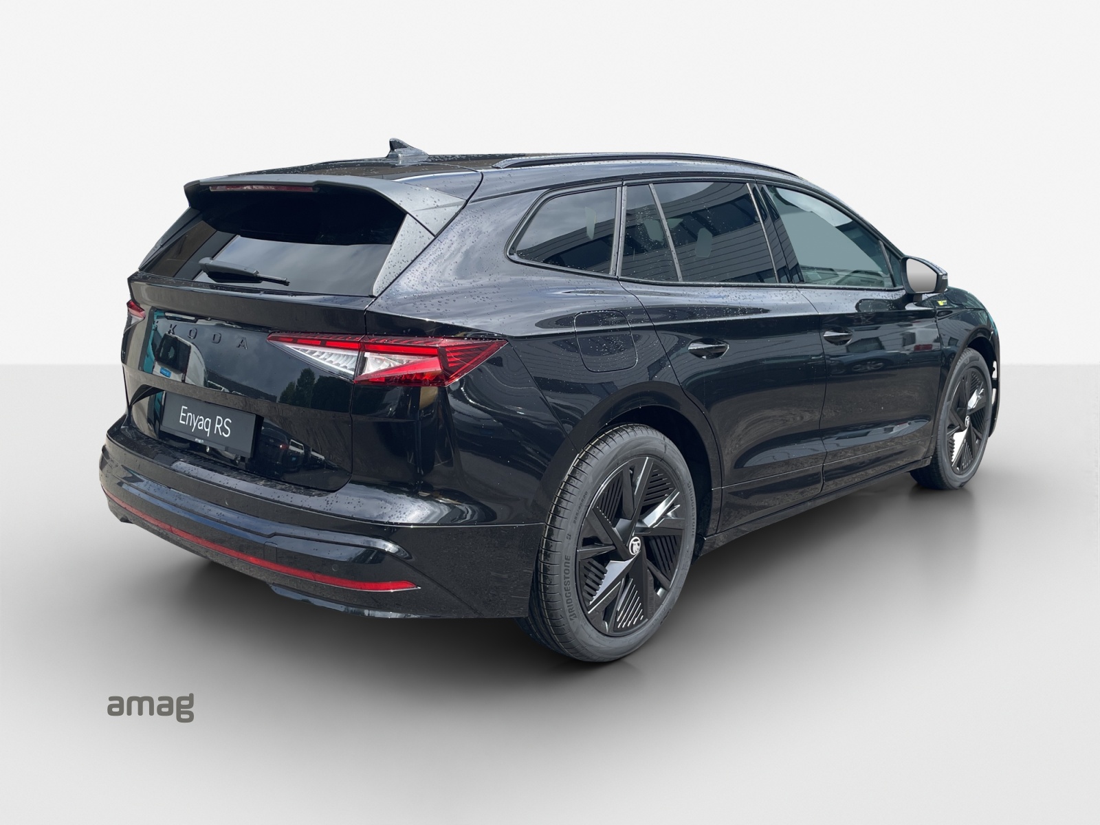 SKODA Enyaq 4x4 RS-image-4