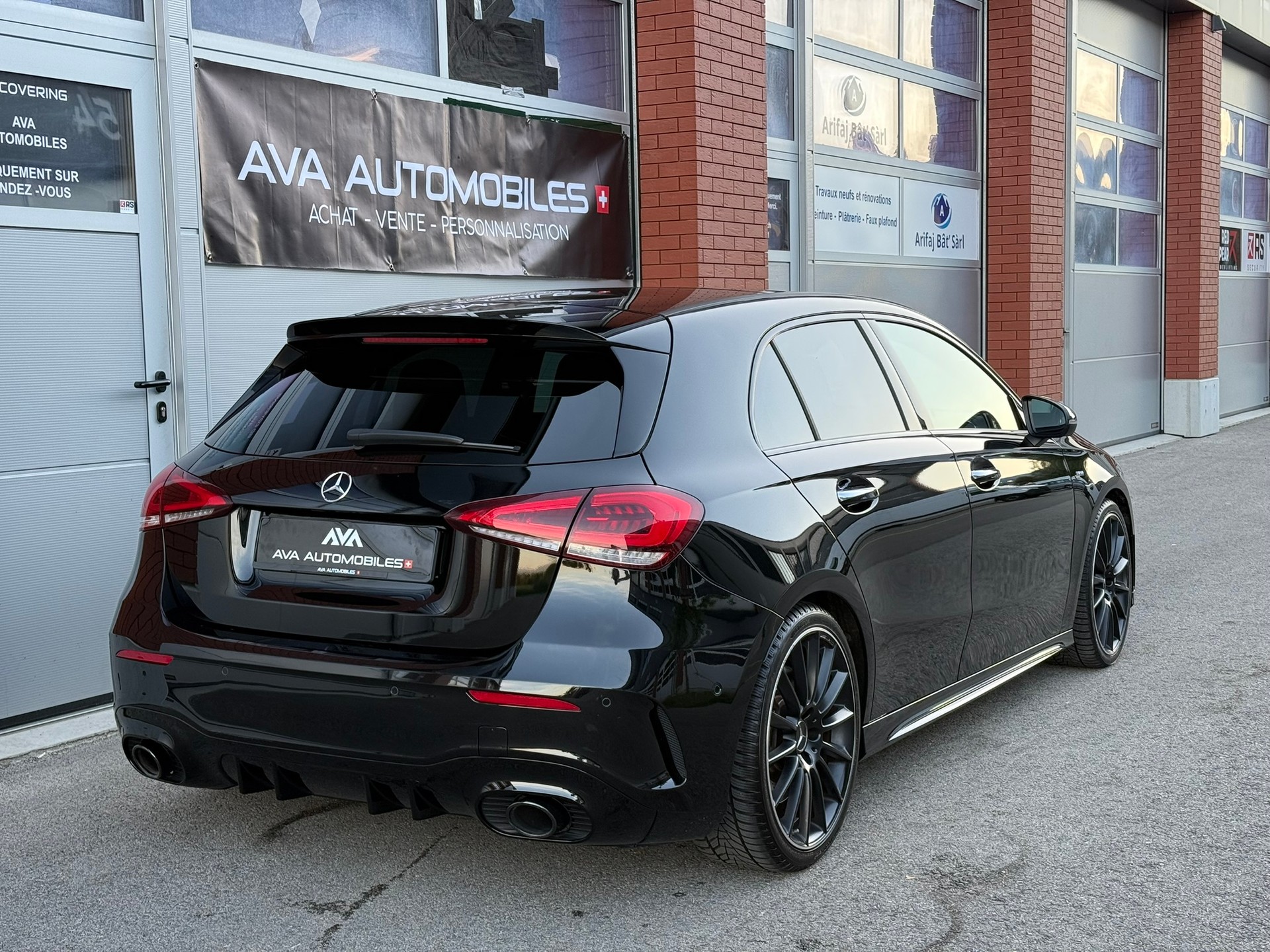 MERCEDES-BENZ A 35 AMG 4Matic Speedshift-image-11