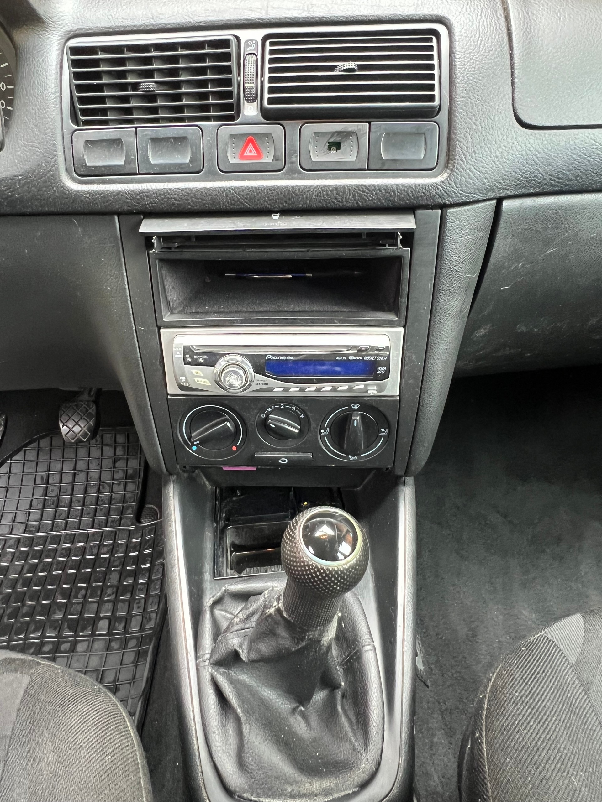 VW Golf Variant 1.6-image-9