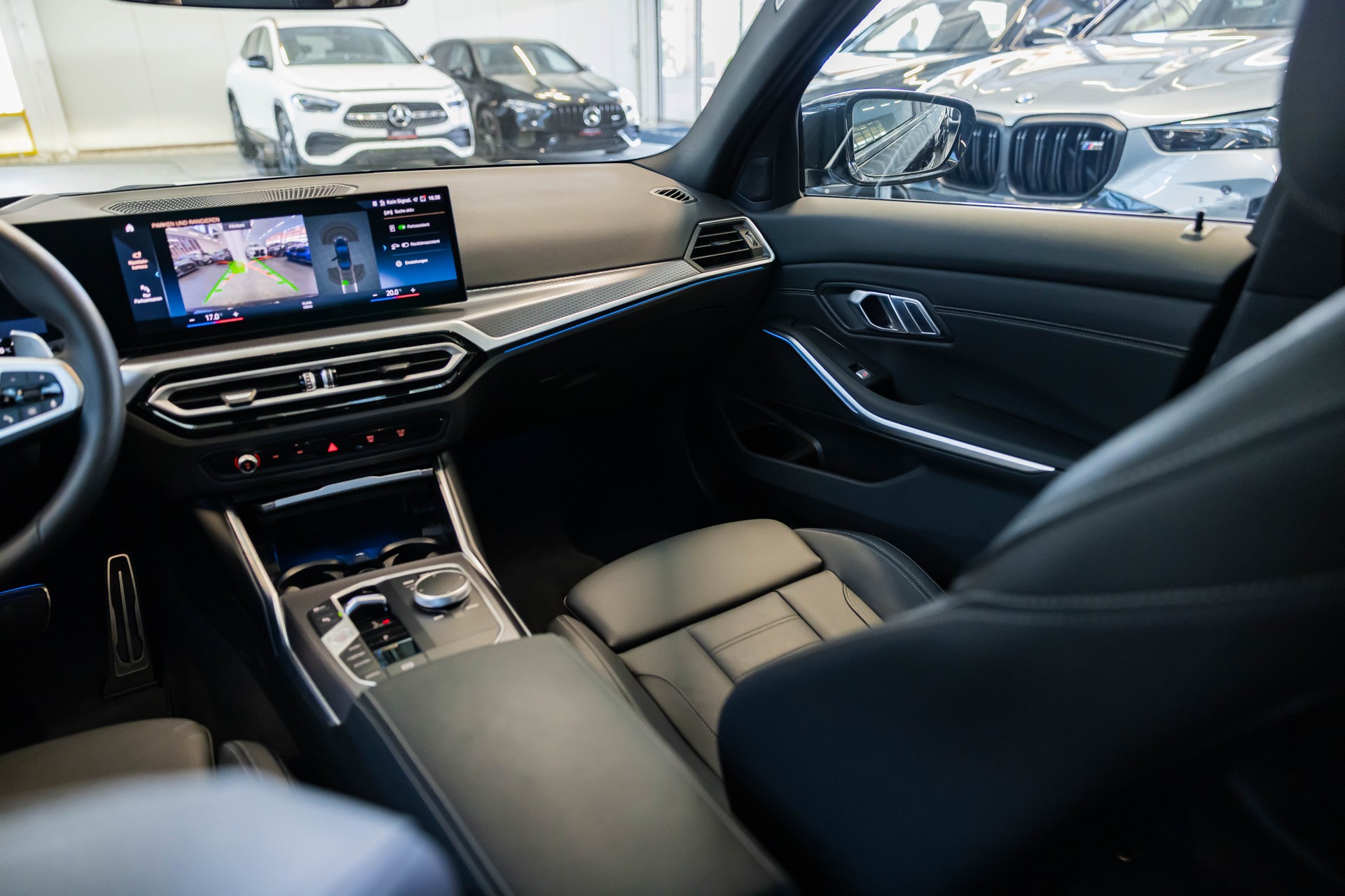 BMW 330d xDrive SAG M Sport Pro / Glasdach / Rückfahrkamera / Head-Up Display-image-19