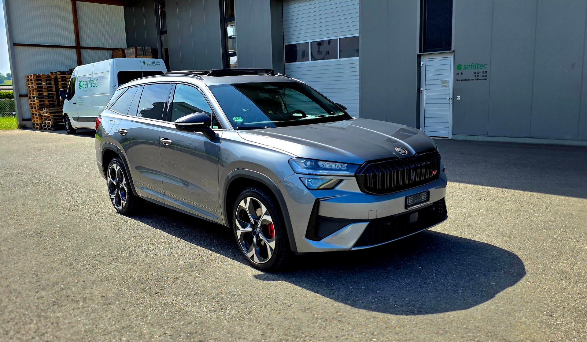 SKODA Kodiaq 2.0 TSI RS 4x4 *Panorama * Anhängerkupplung * Standheizung * Abstandsregler