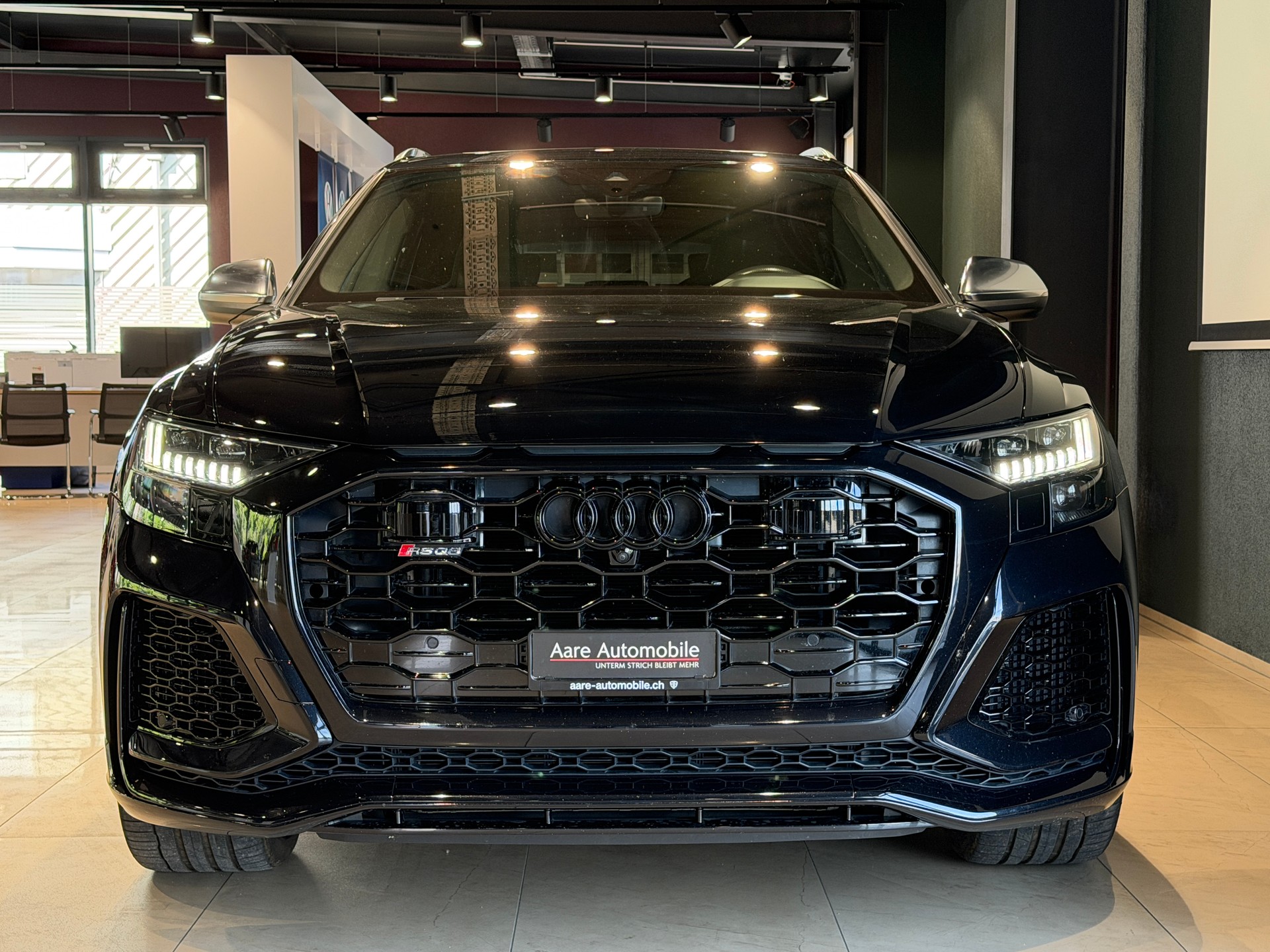 AUDI RSQ8 quattro tiptronic-showroom-element-1