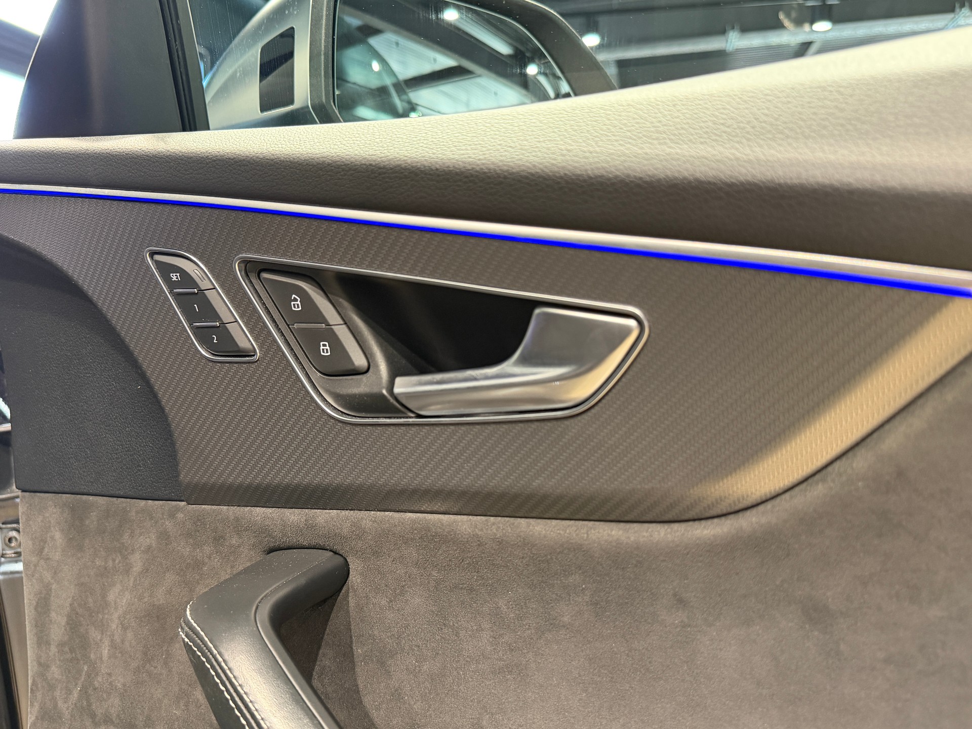 AUDI RSQ8 quattro tiptronic-image-19