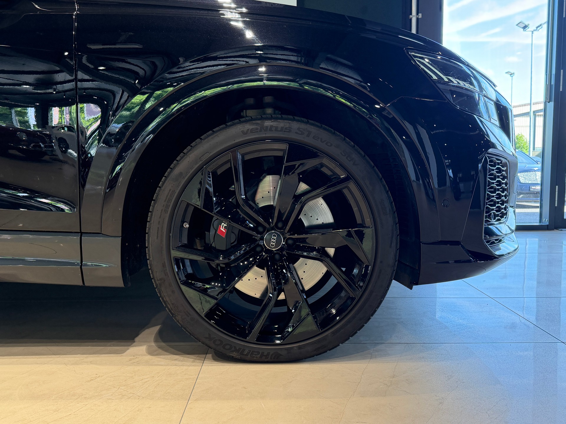 AUDI RSQ8 quattro tiptronic-image-4