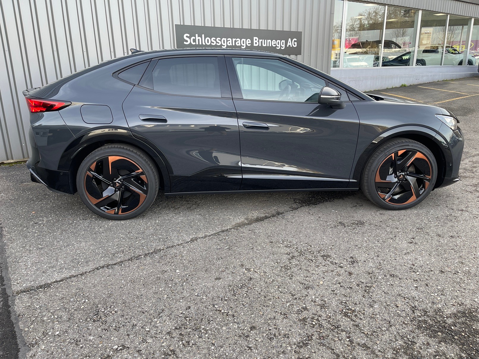 CUPRA Tavascan Type 9 77 kWh Adrenaline Prime Edition-image-1