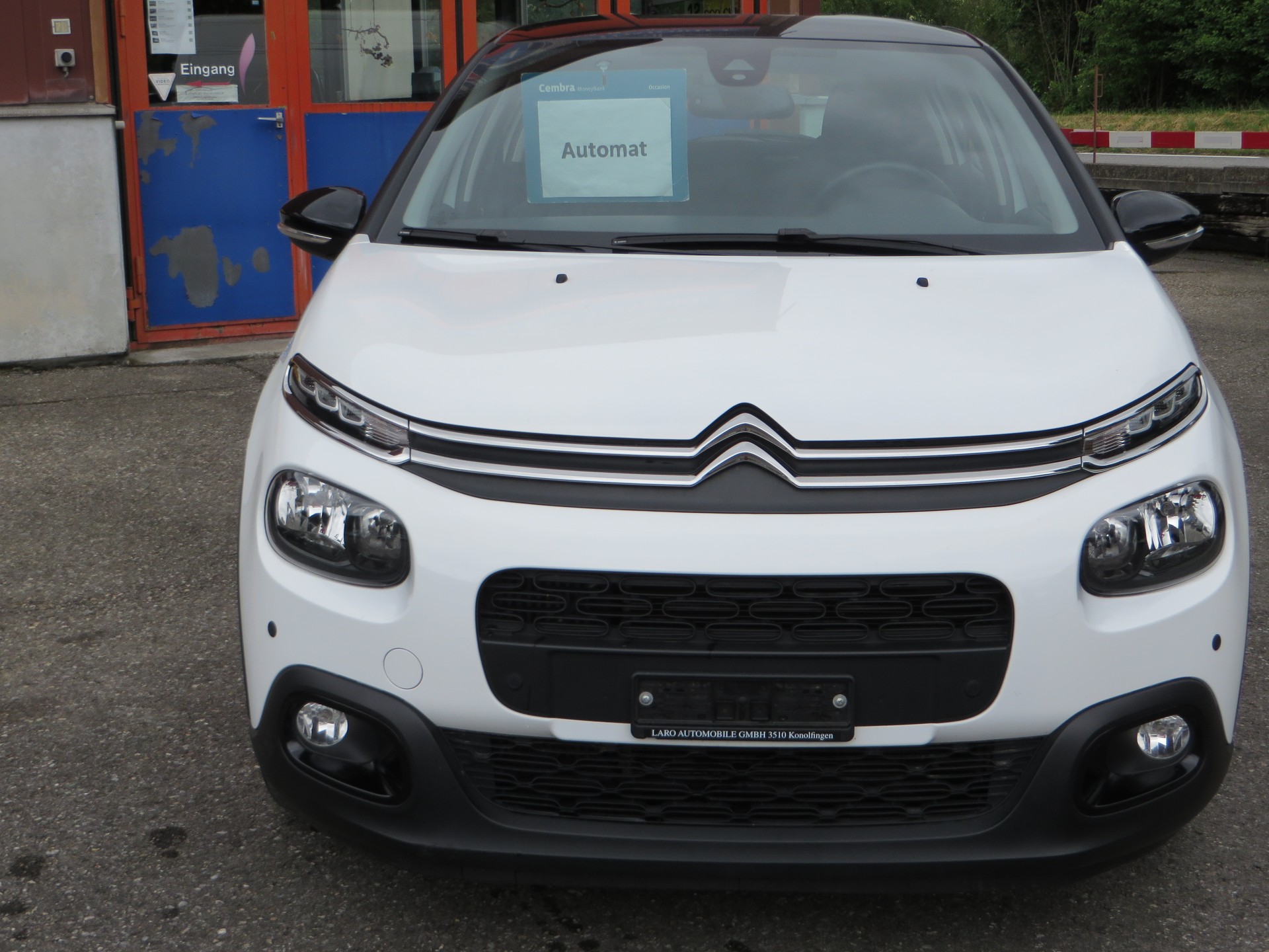 CITROEN C3 1.2i PureTech Shine EAT6-image-1