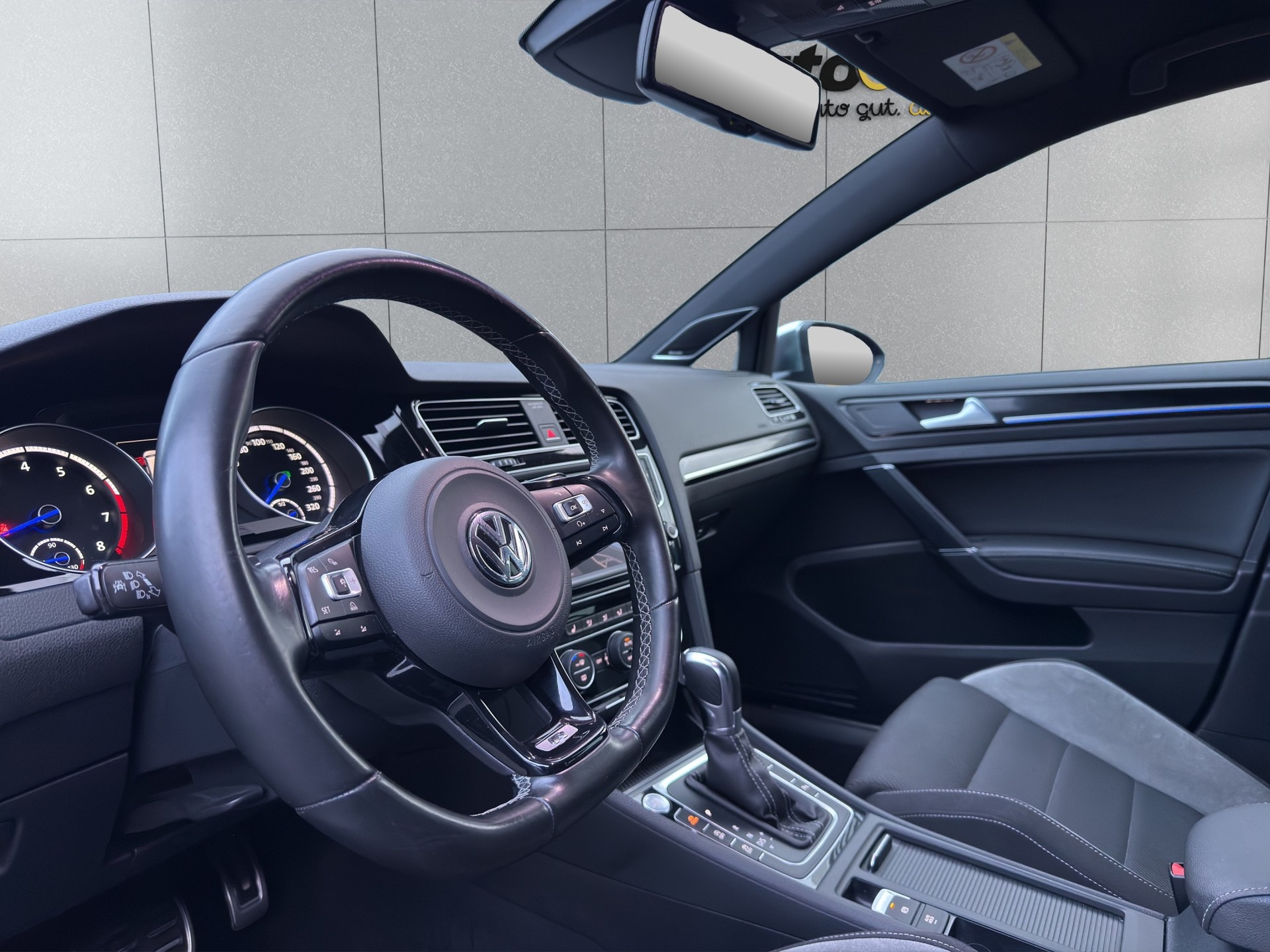 VW Golf Variant 2.0 TSI 4 Motion DSG-image-10