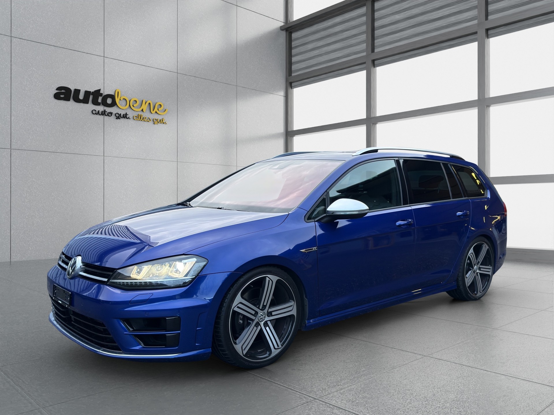 VW Golf Variant 2.0 TSI 4 Motion DSG-image-0