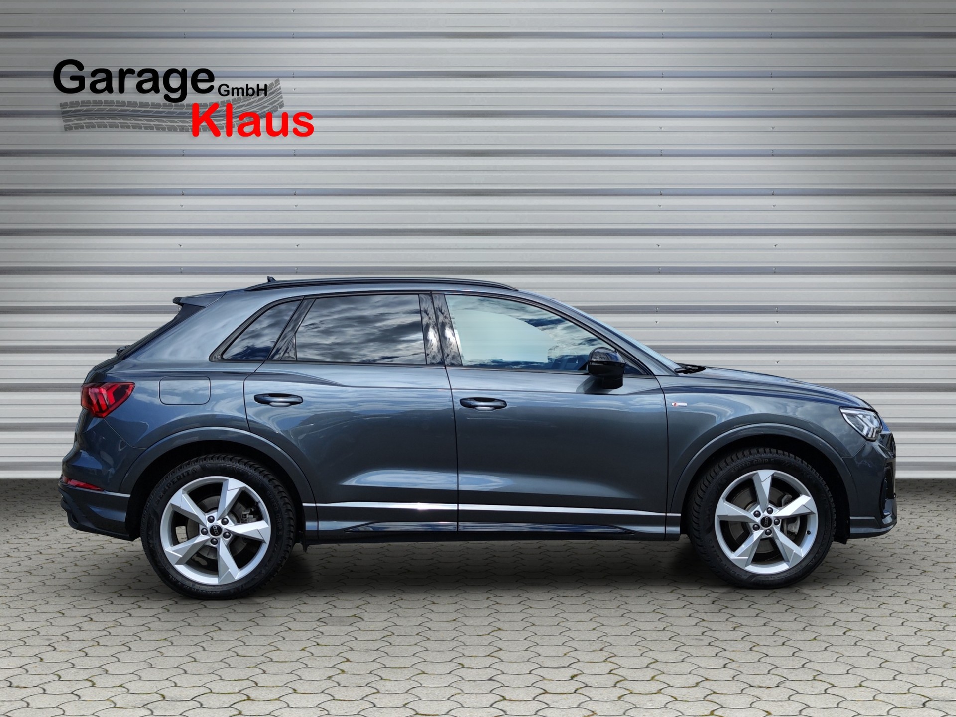 AUDI Q3 40 TDI S line quattro S-tronic-image-6