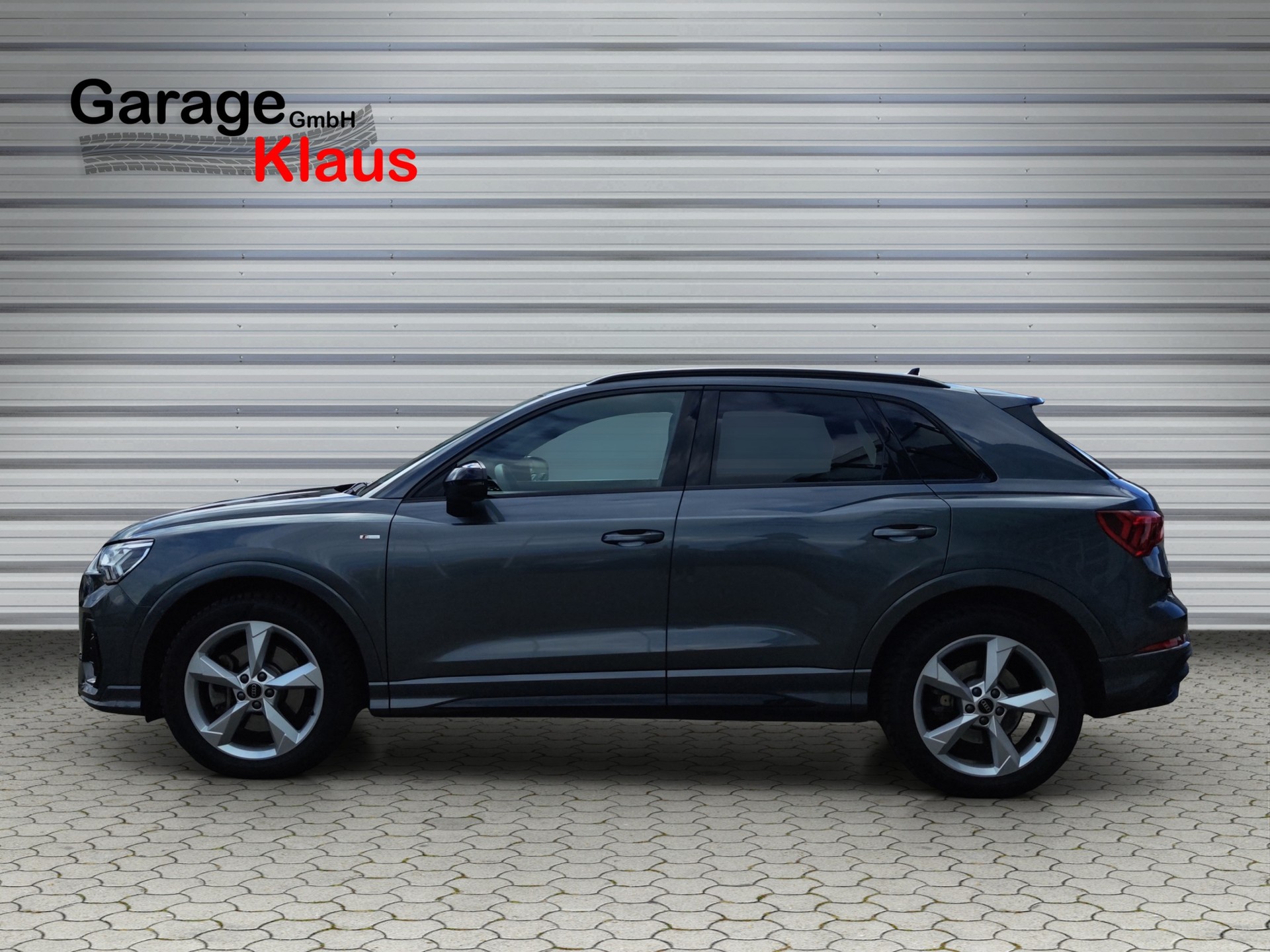 AUDI Q3 40 TDI S line quattro S-tronic-image-2