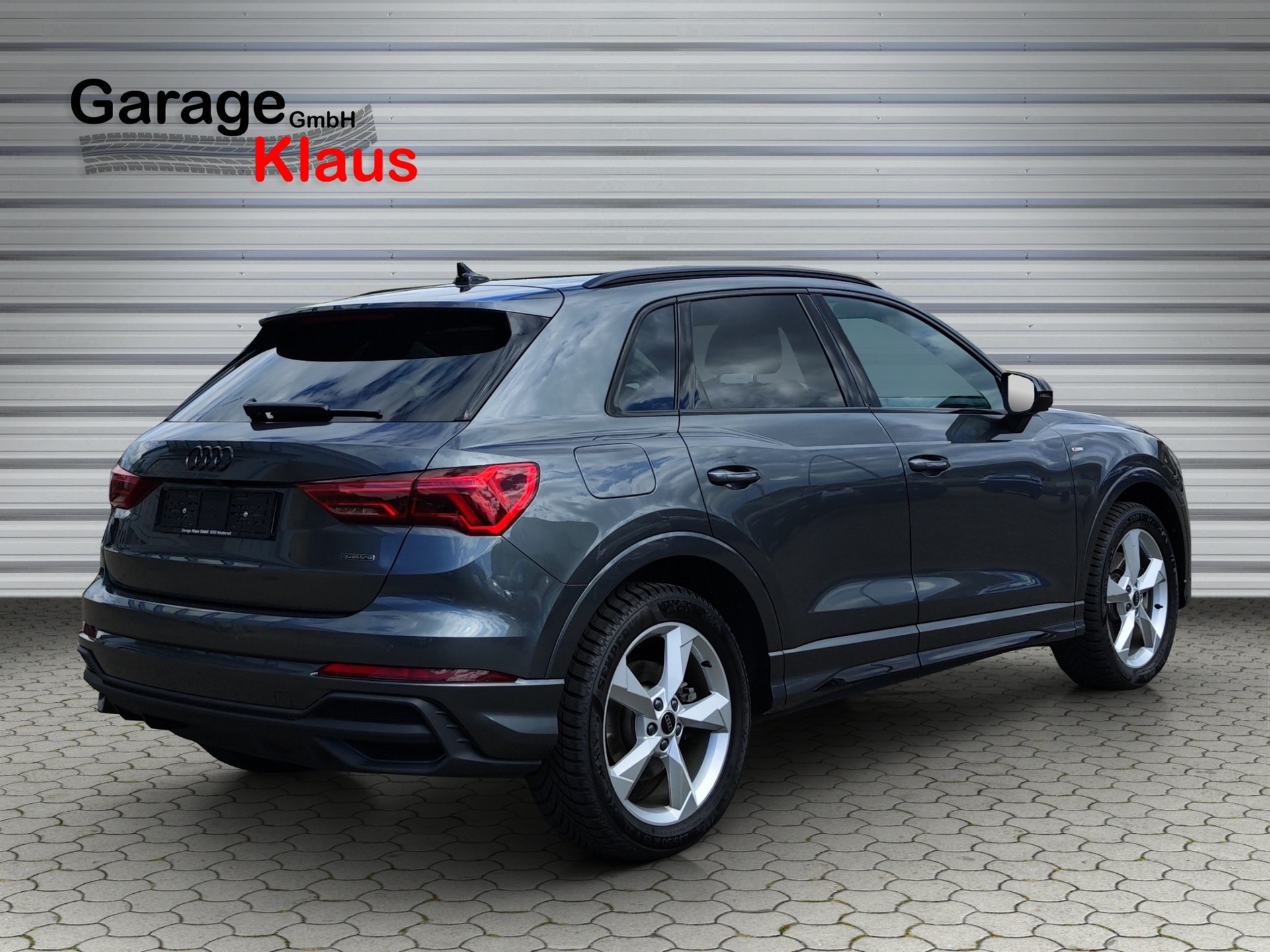 AUDI Q3 40 TDI S line quattro S-tronic-image-5