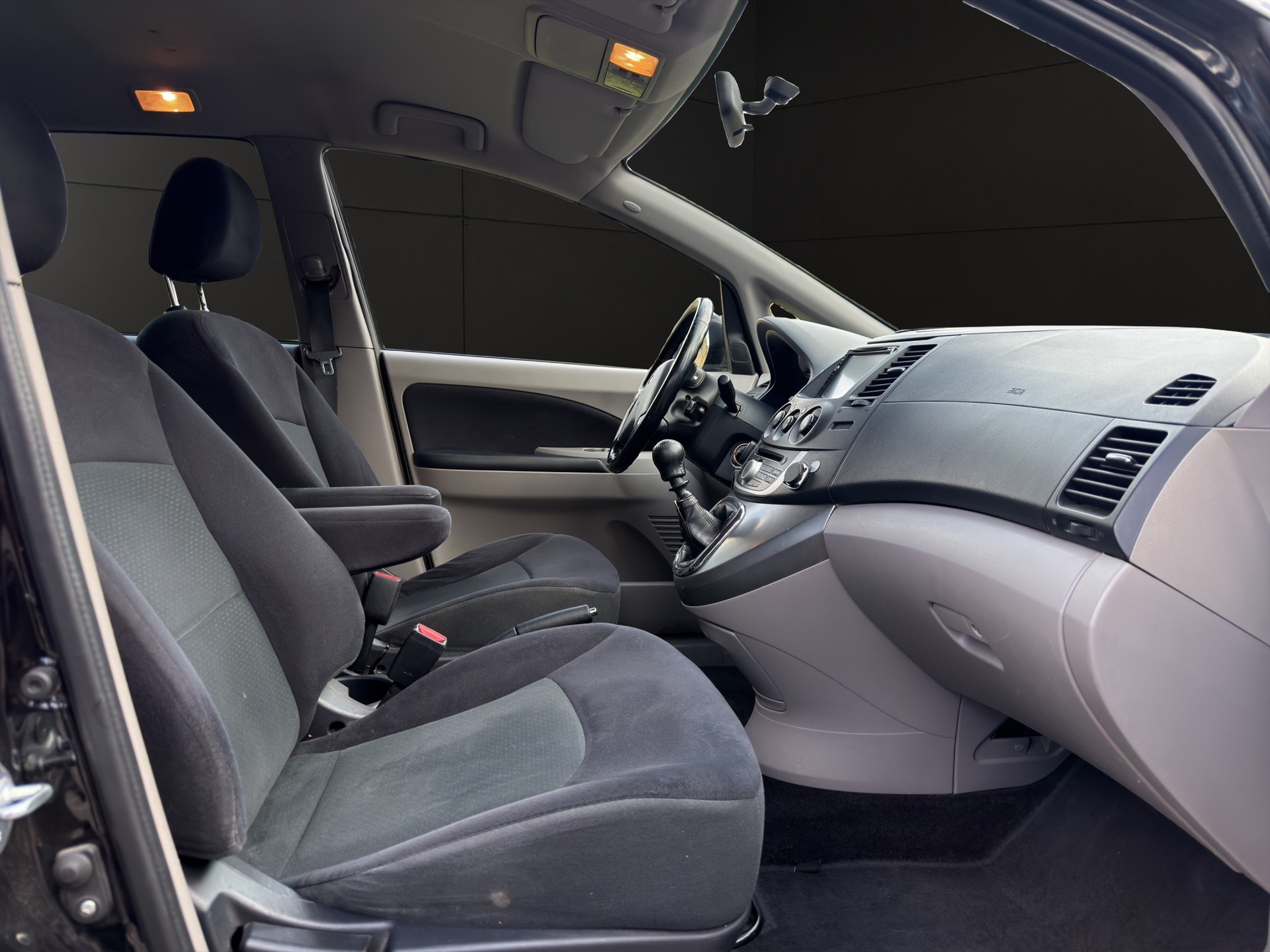 MITSUBISHI Grandis 2.0 16V DID Motion-image-8