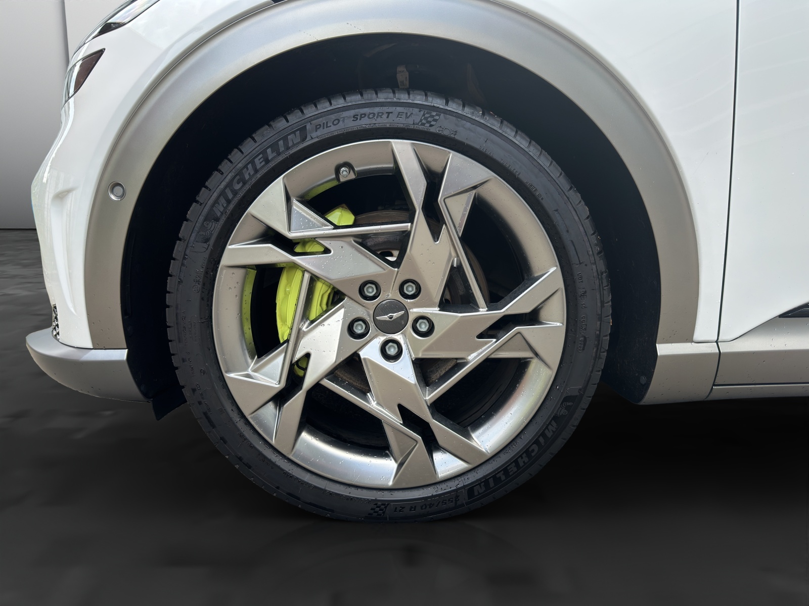 GENESIS GV60 Dual Motor Sport Plus AWD-image-15