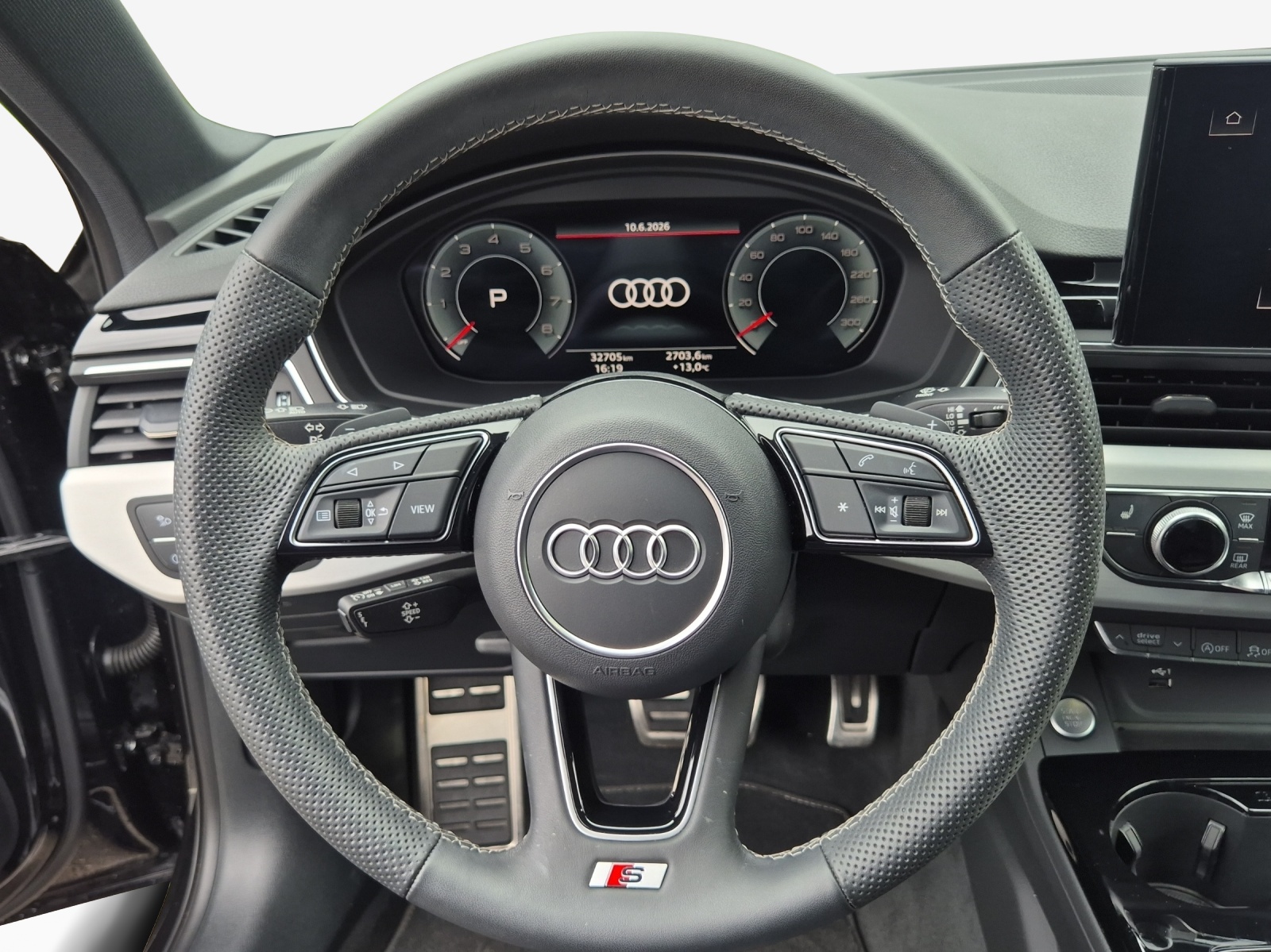 AUDI A4 Avant 40 TFSI S line S-tronic quattro-image-9