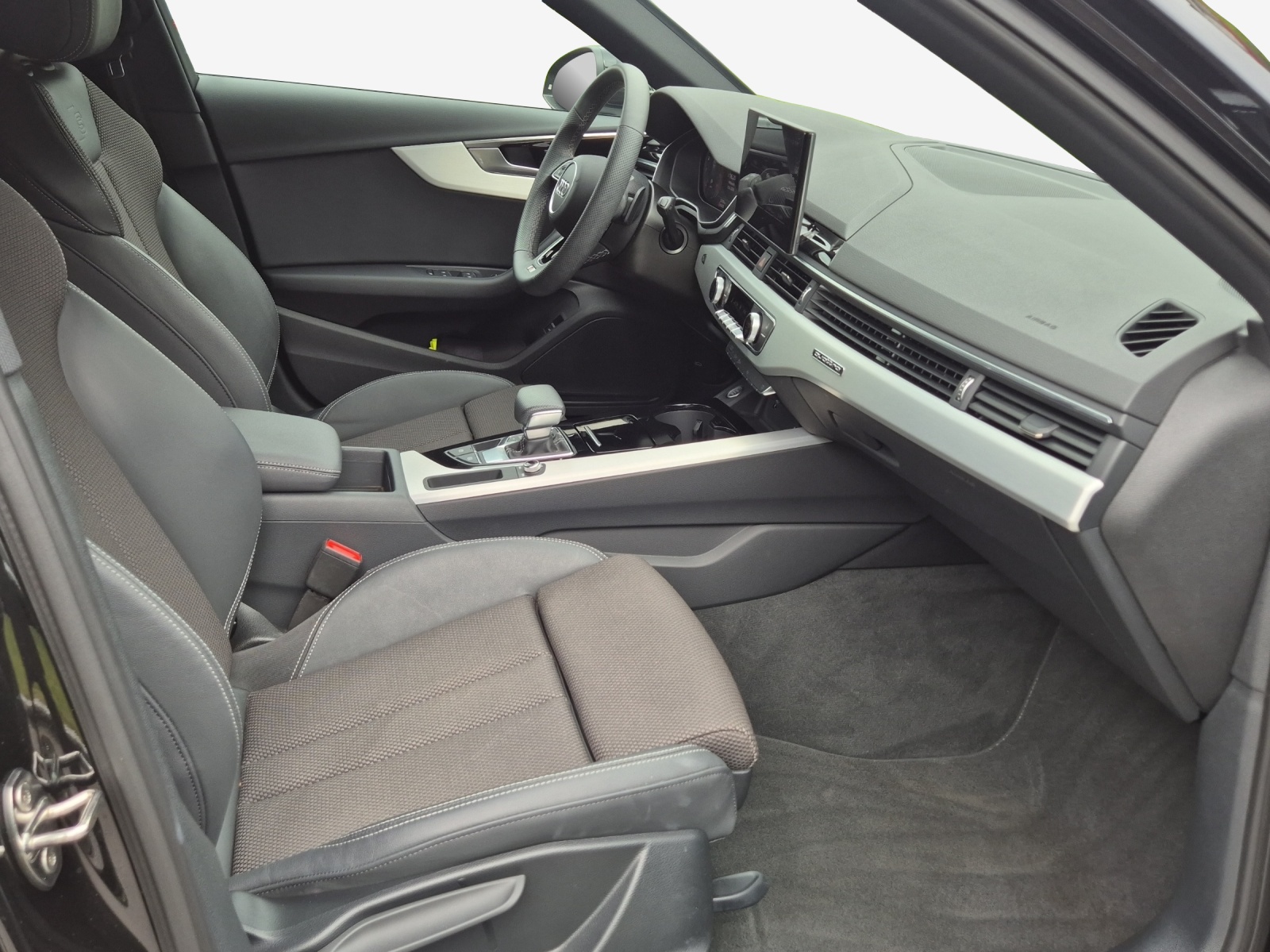 AUDI A4 Avant 40 TFSI S line S-tronic quattro-image-14