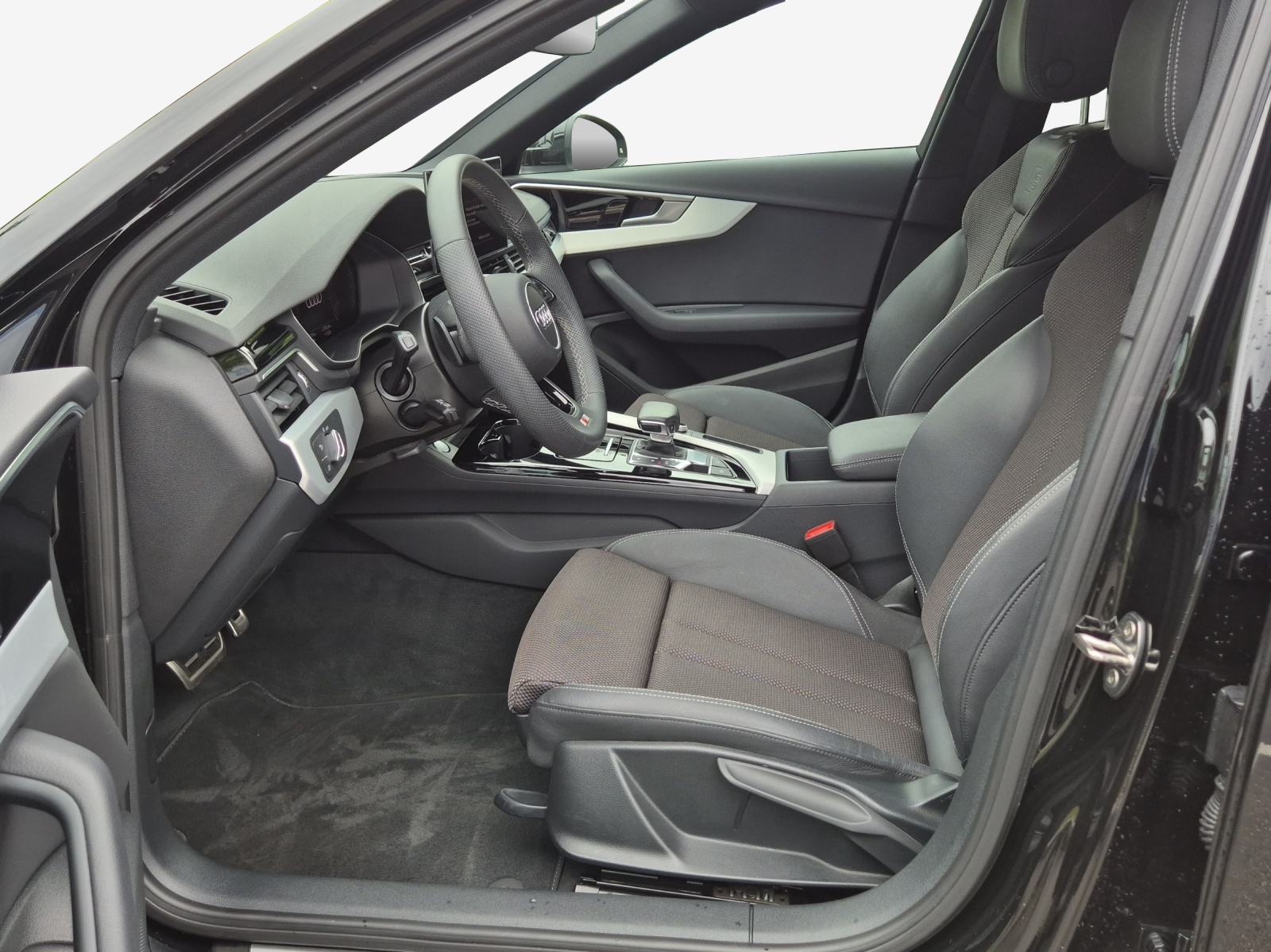 AUDI A4 Avant 40 TFSI S line S-tronic quattro-image-7
