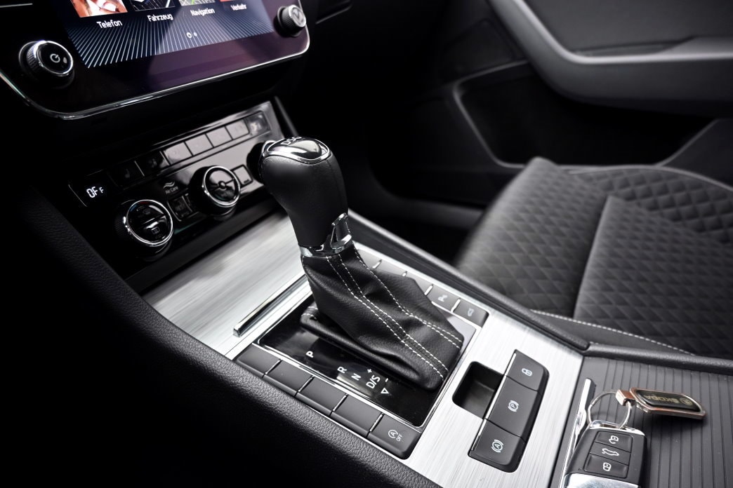SKODA Superb Combi 2.0 TDi Ambition DSG-image-9