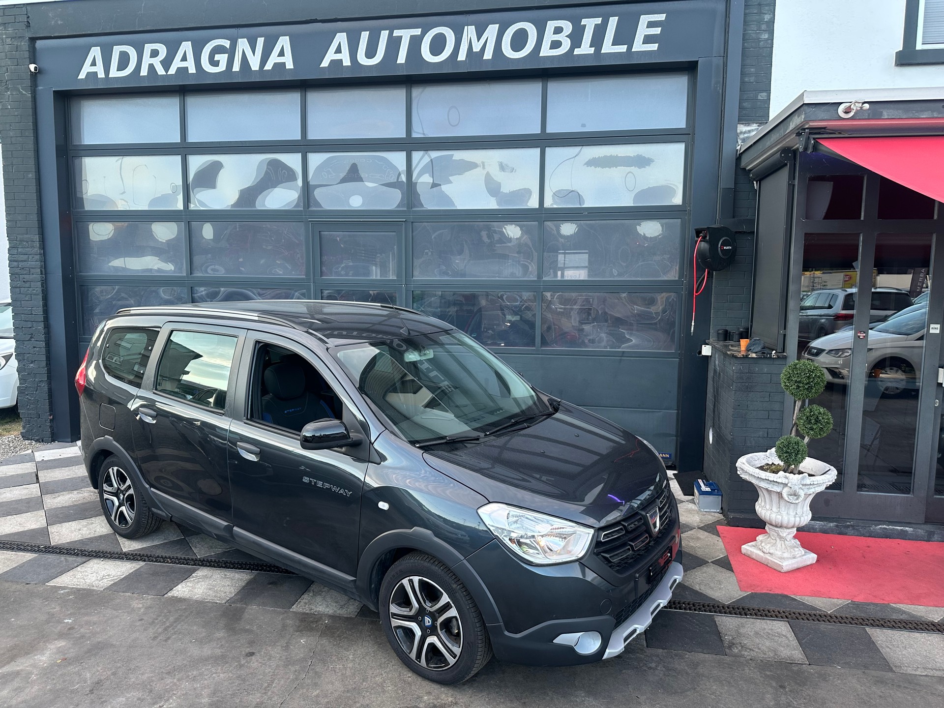 DACIA Lodgy 1.5dCi Stepway 7PL-image-0