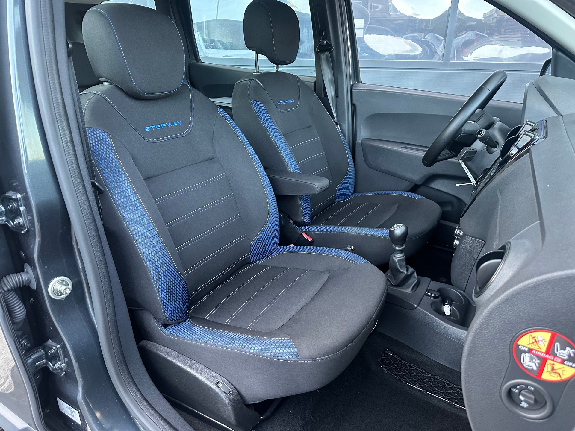 DACIA Lodgy 1.5dCi Stepway 7PL-image-13