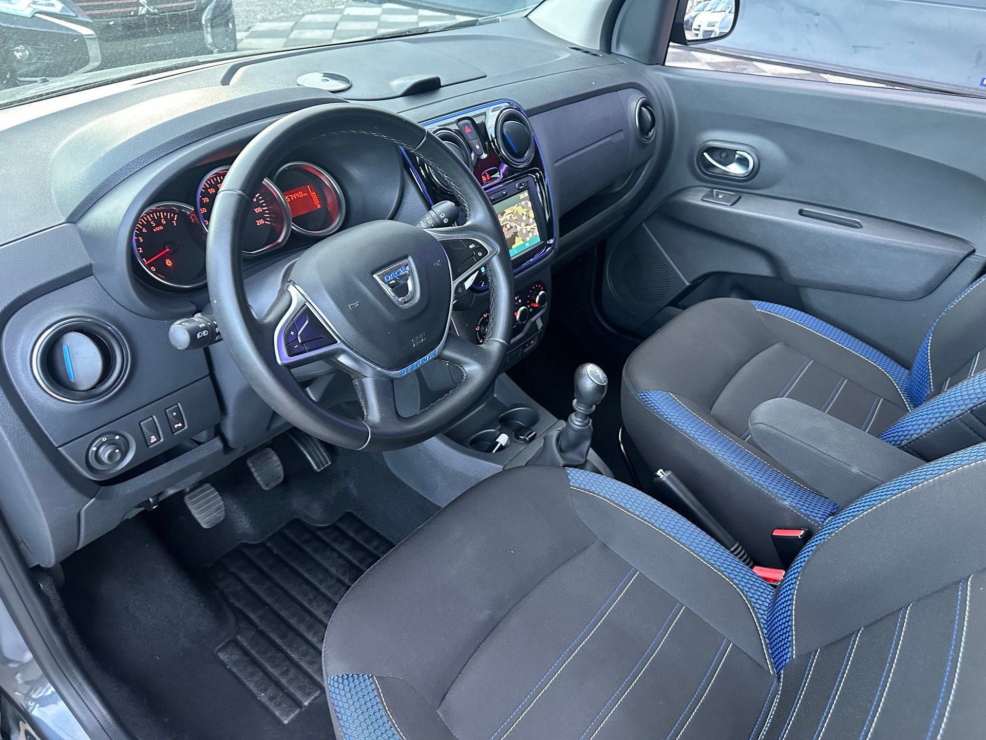 DACIA Lodgy 1.5dCi Stepway 7PL-image-9