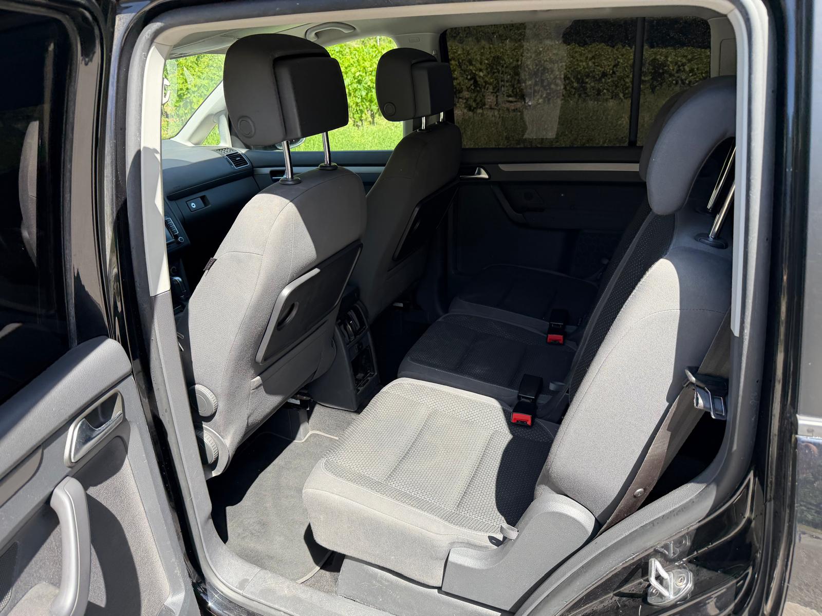 VW Touran 2.0 TDI Comfortline DSG-image-9