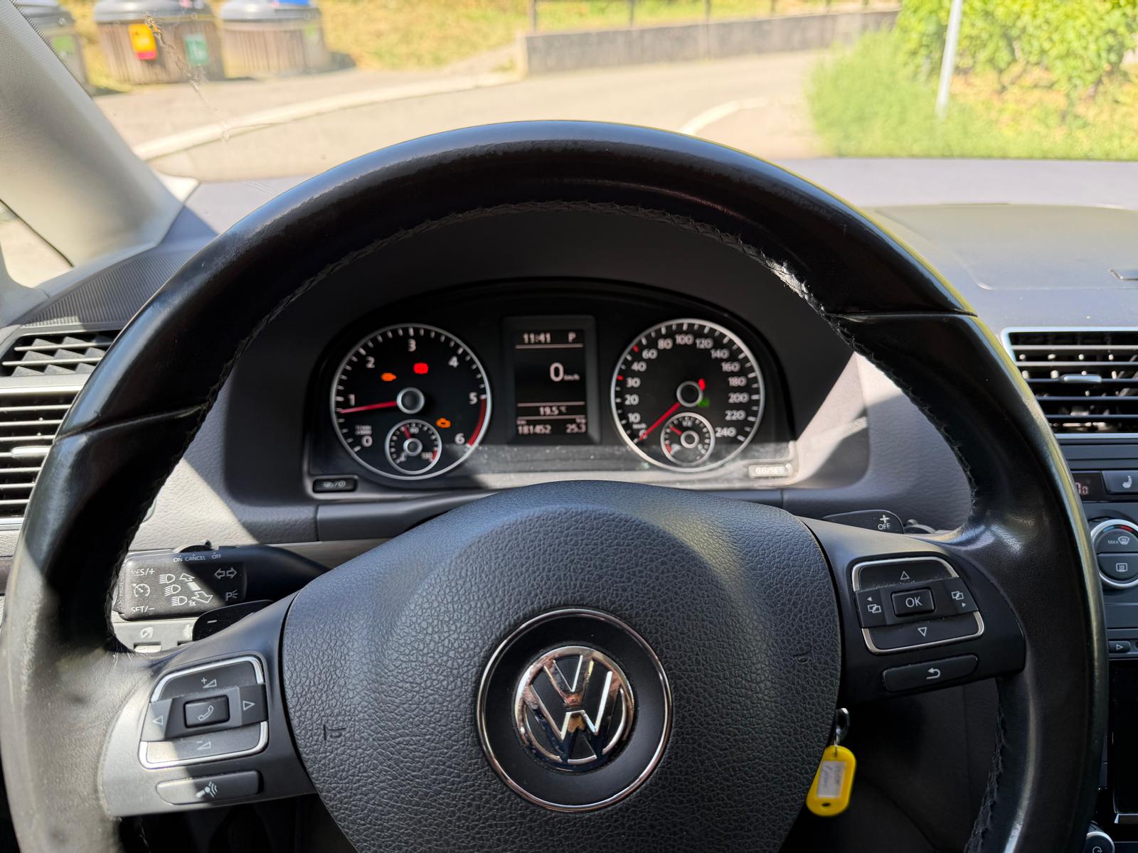 VW Touran 2.0 TDI Comfortline DSG-image-7
