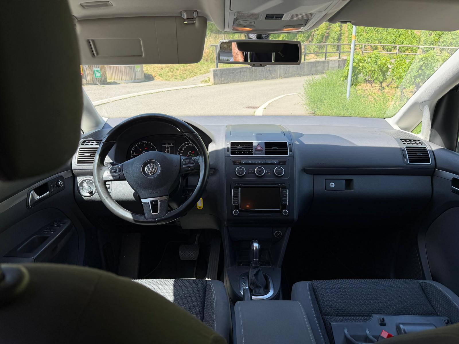 VW Touran 2.0 TDI Comfortline DSG-image-8