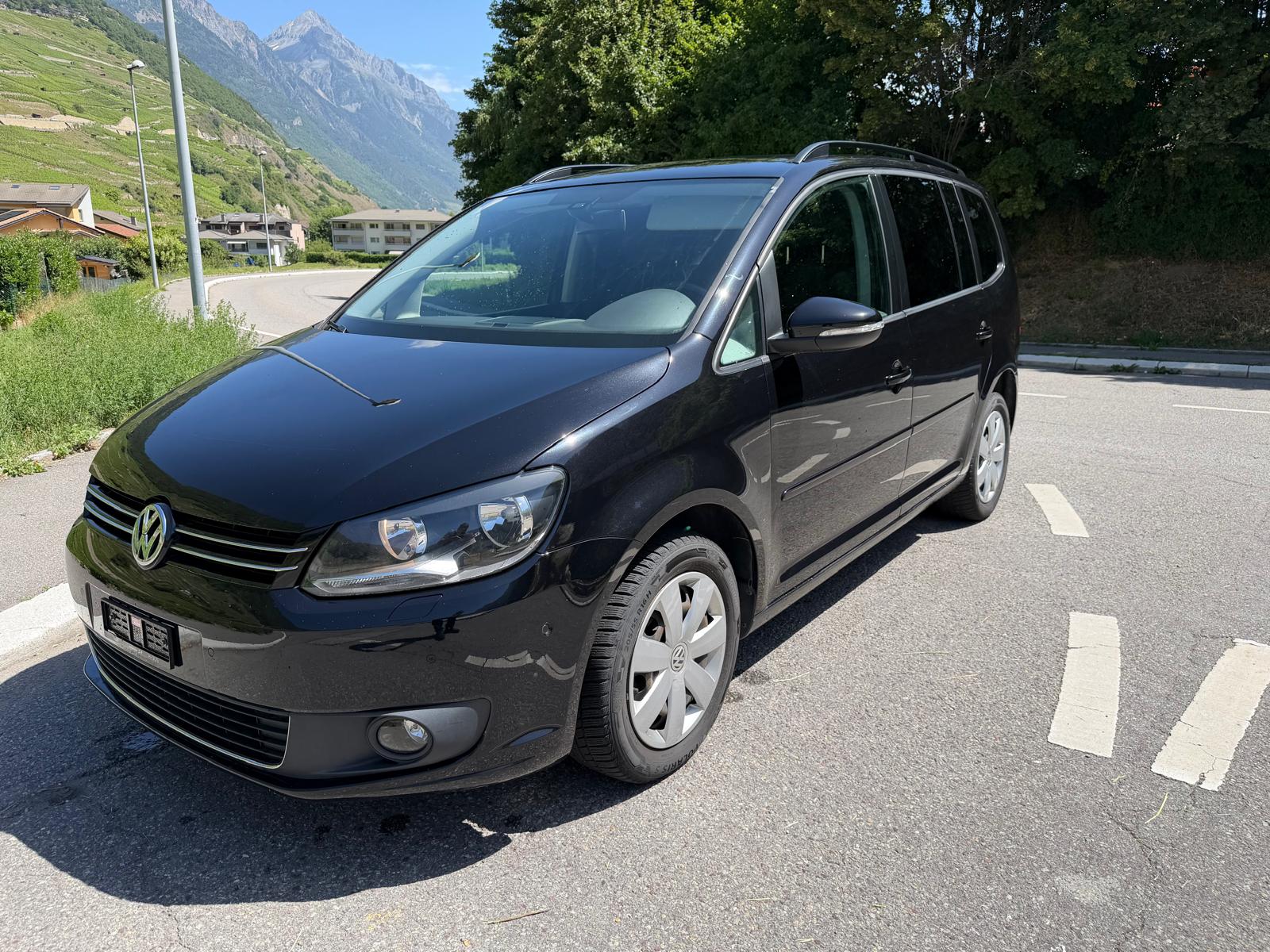 VW Touran 2.0 TDI Comfortline DSG-image-1