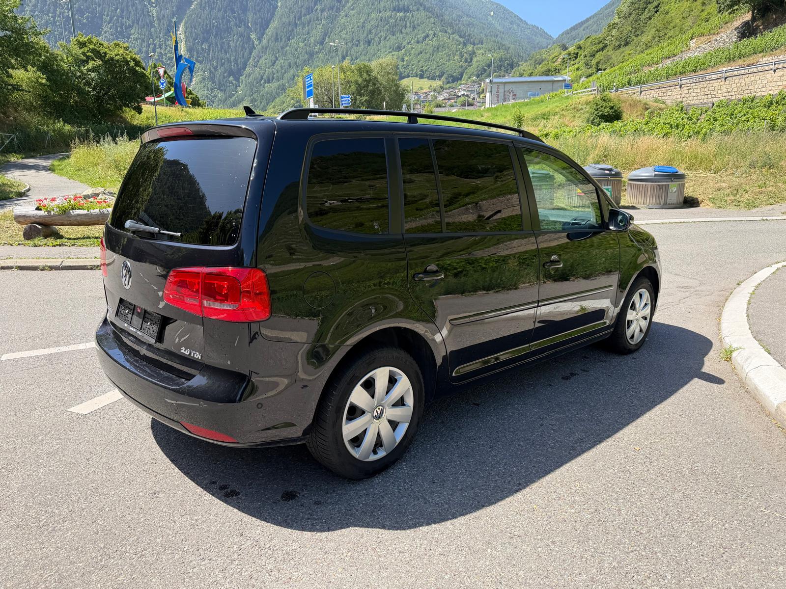 VW Touran 2.0 TDI Comfortline DSG-image-2
