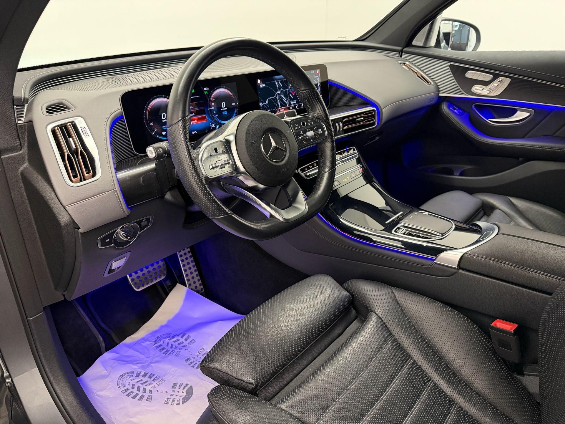 MERCEDES-BENZ EQC 400 AMG Line 4matic-image-9