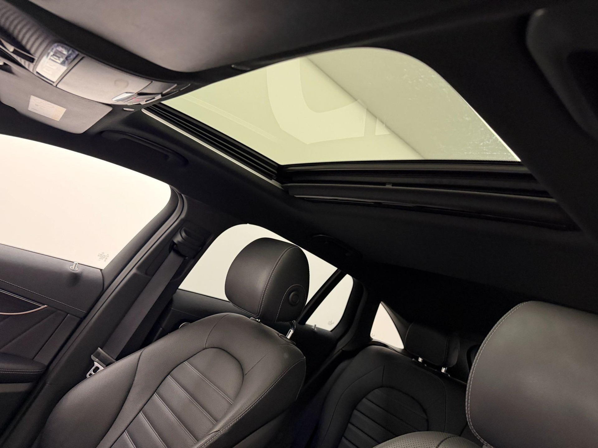MERCEDES-BENZ EQC 400 AMG Line 4matic-image-14