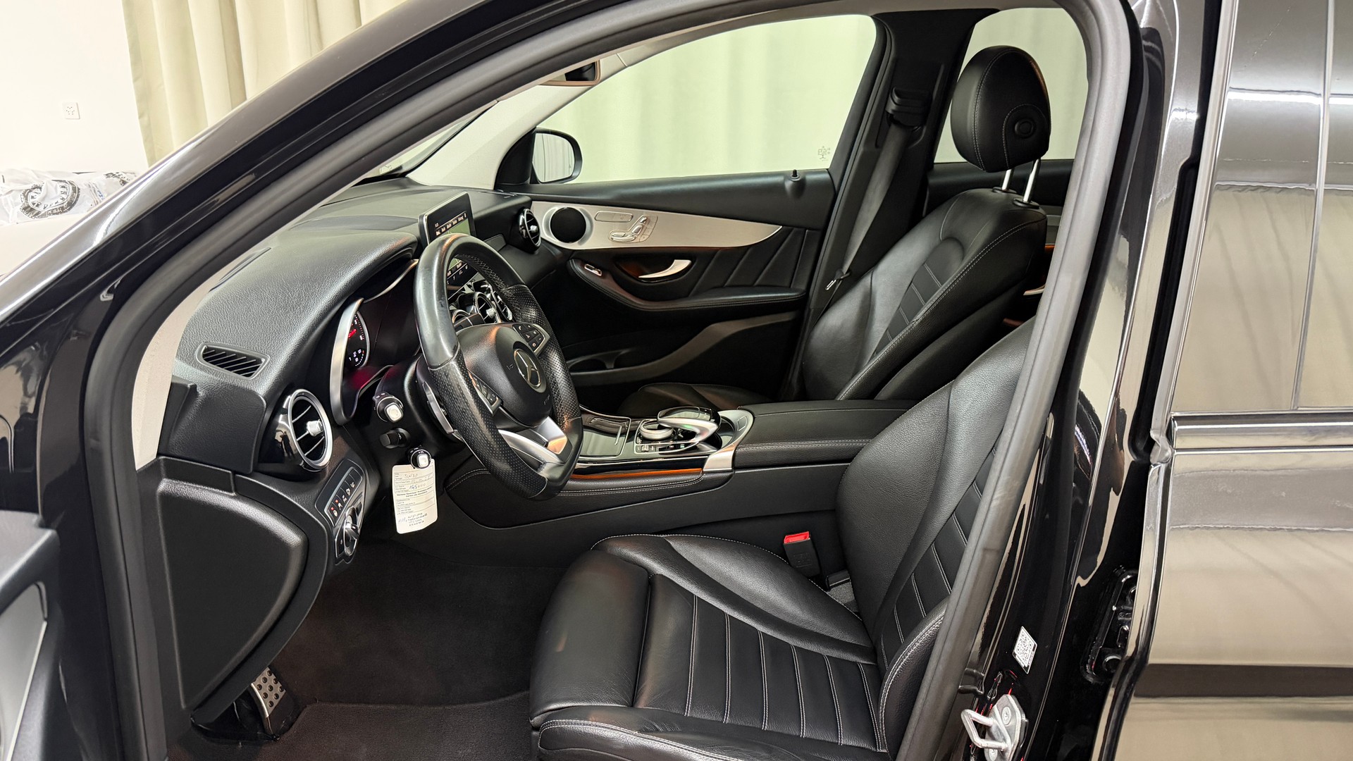 MERCEDES-BENZ GLC 350 d AMG Line 4Matic 9G-Tronic-image-6