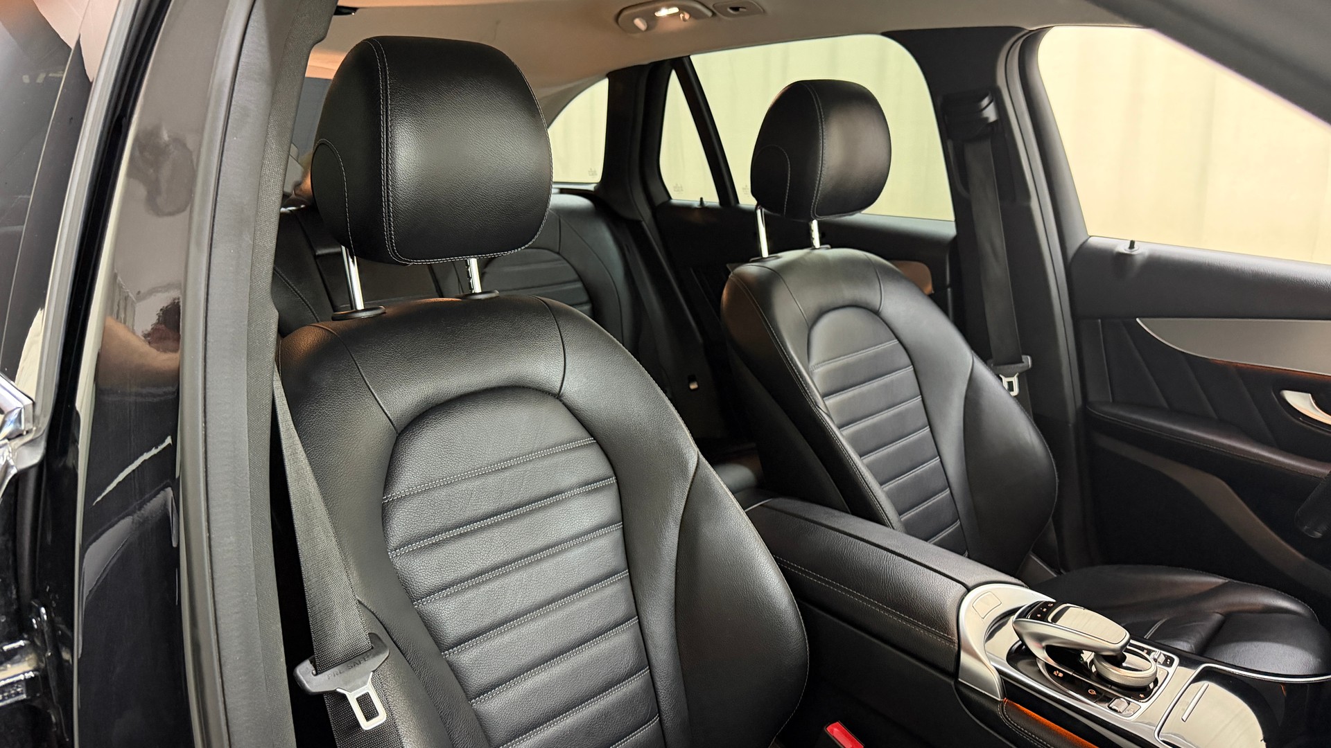 MERCEDES-BENZ GLC 350 d AMG Line 4Matic 9G-Tronic-image-12