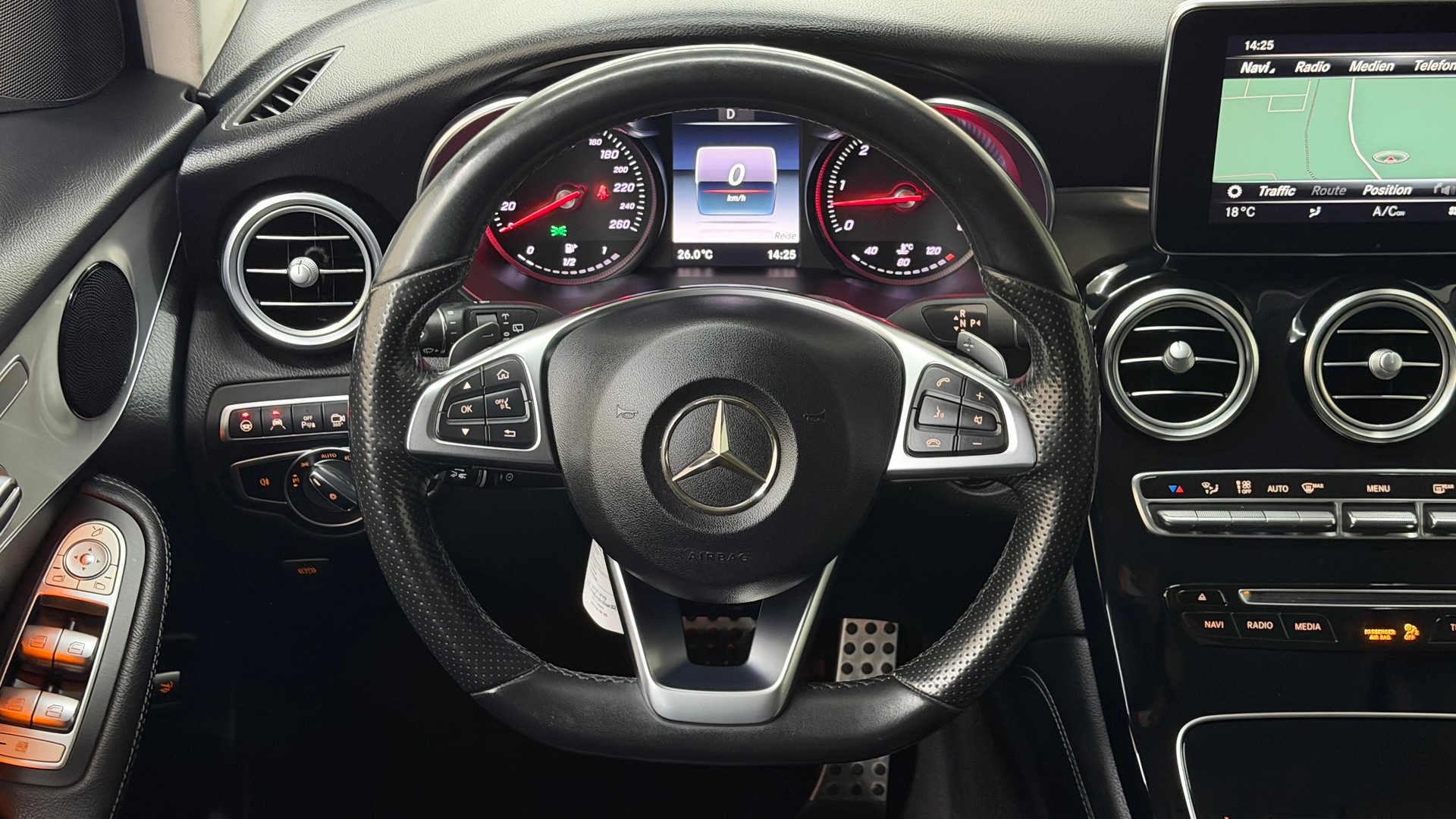 MERCEDES-BENZ GLC 350 d AMG Line 4Matic 9G-Tronic-image-8